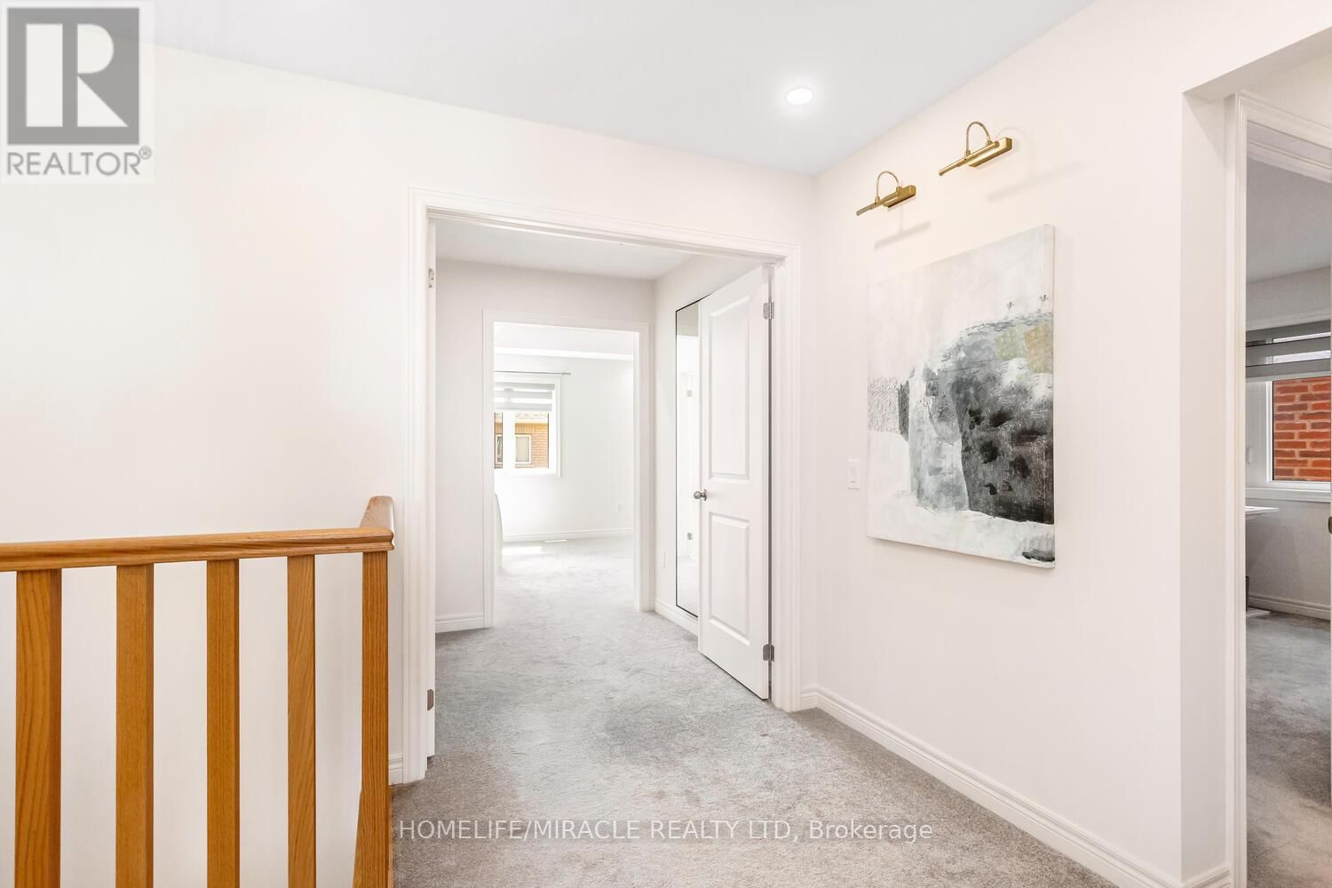 10 ELVERTON CRESCENT Image 23