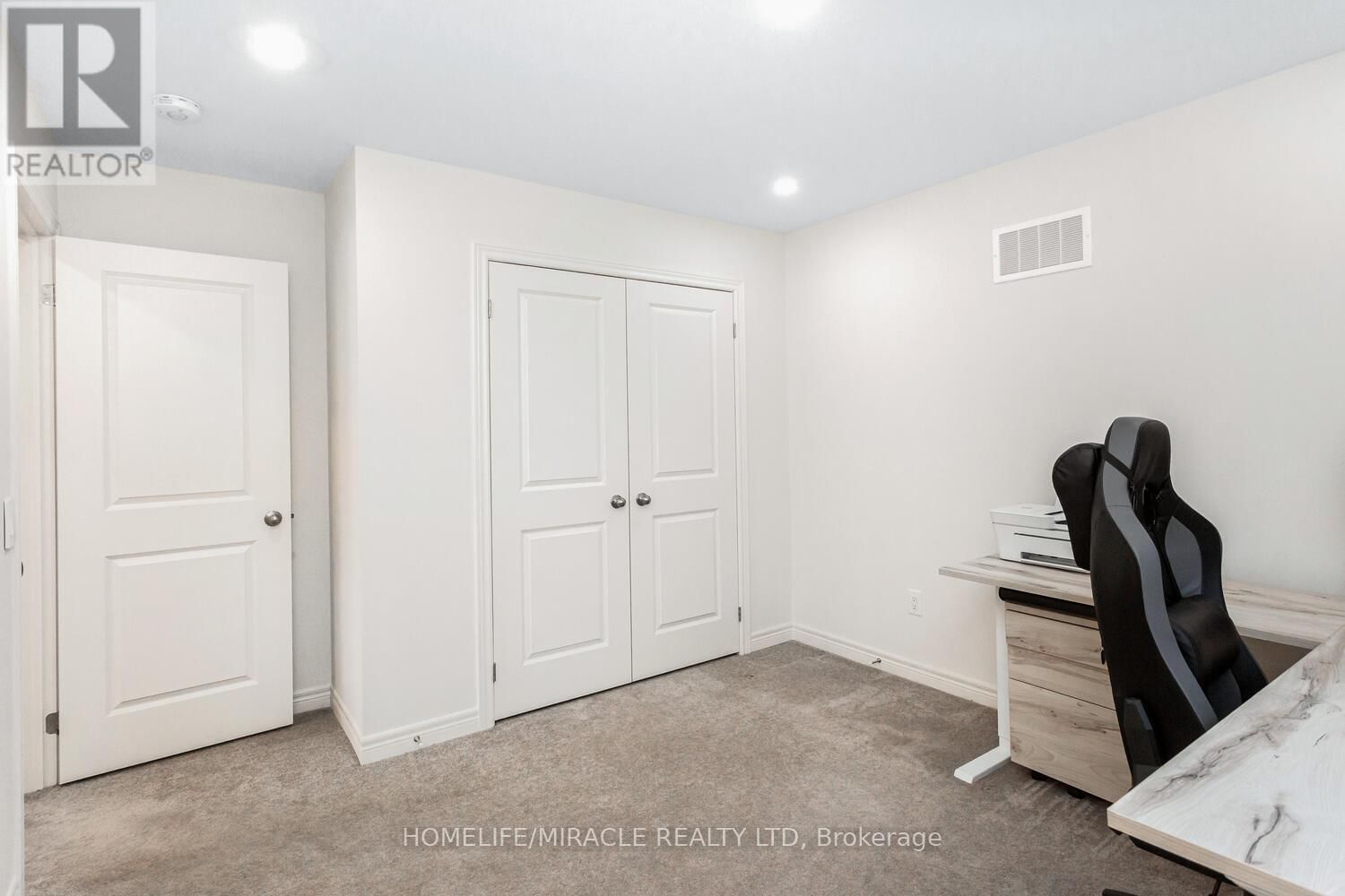 10 ELVERTON CRESCENT Image 34
