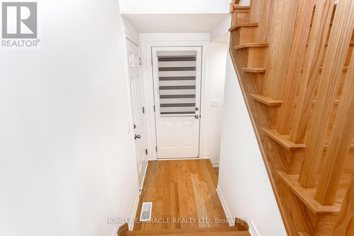10 ELVERTON CRESCENT Image 38
