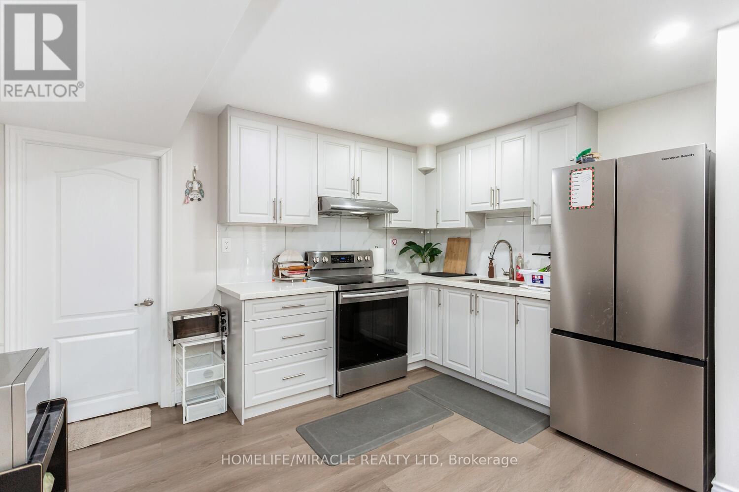 10 ELVERTON CRESCENT Image 40