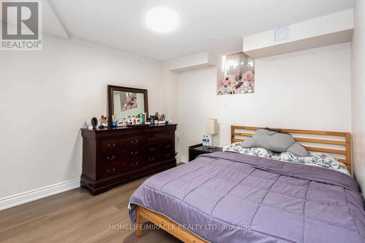 10 ELVERTON CRESCENT Image 41