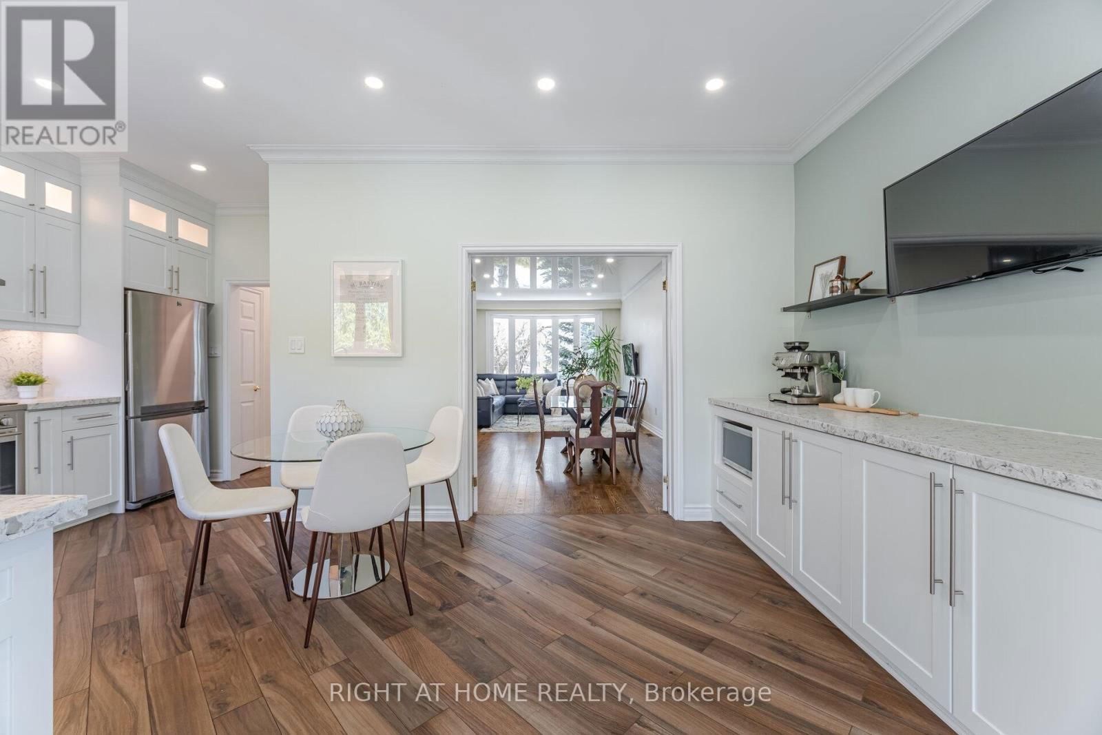 1005 DORMER STREET Image 14