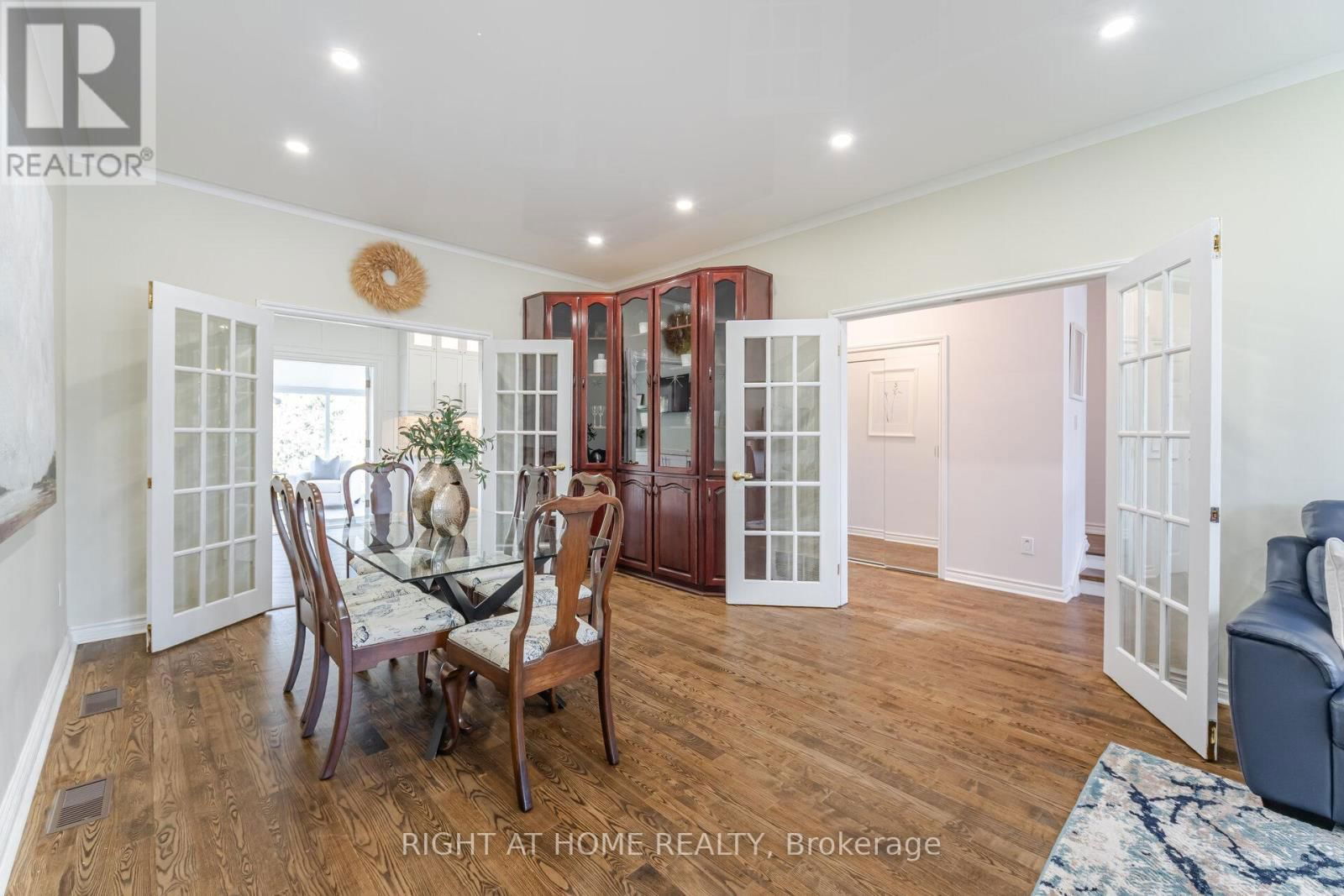 1005 DORMER STREET Image 18
