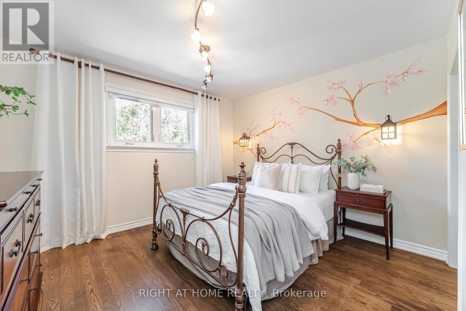 1005 DORMER STREET Image 25