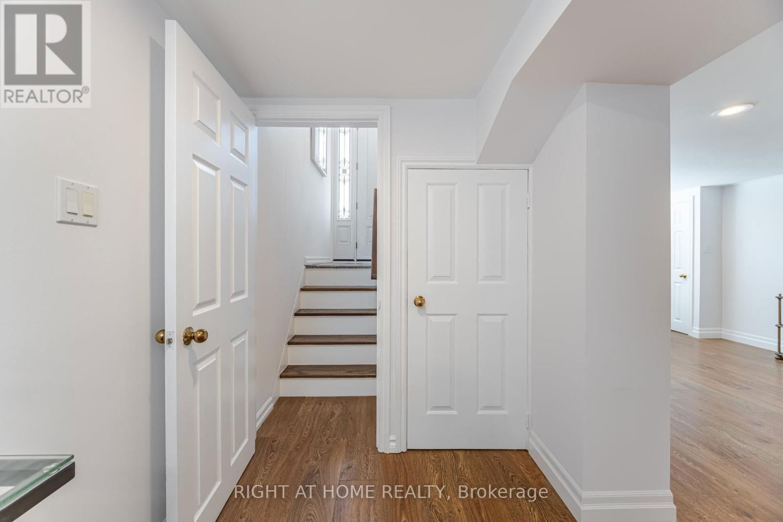 1005 DORMER STREET Image 32