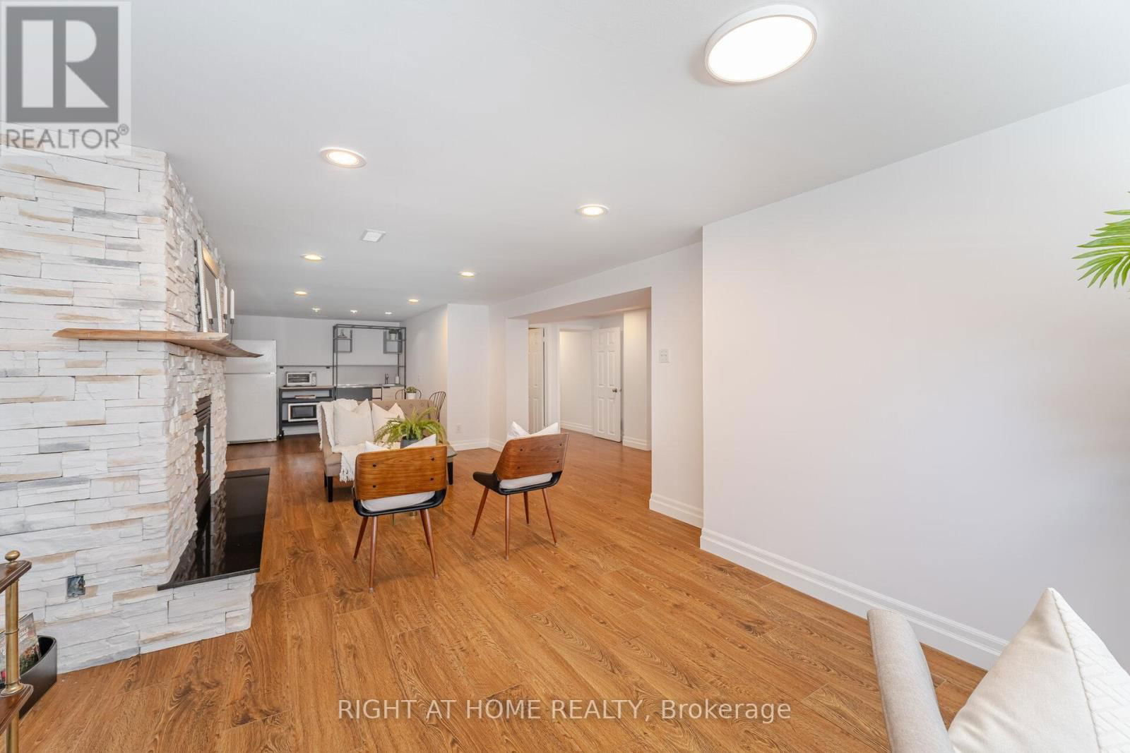 1005 DORMER STREET Image 36