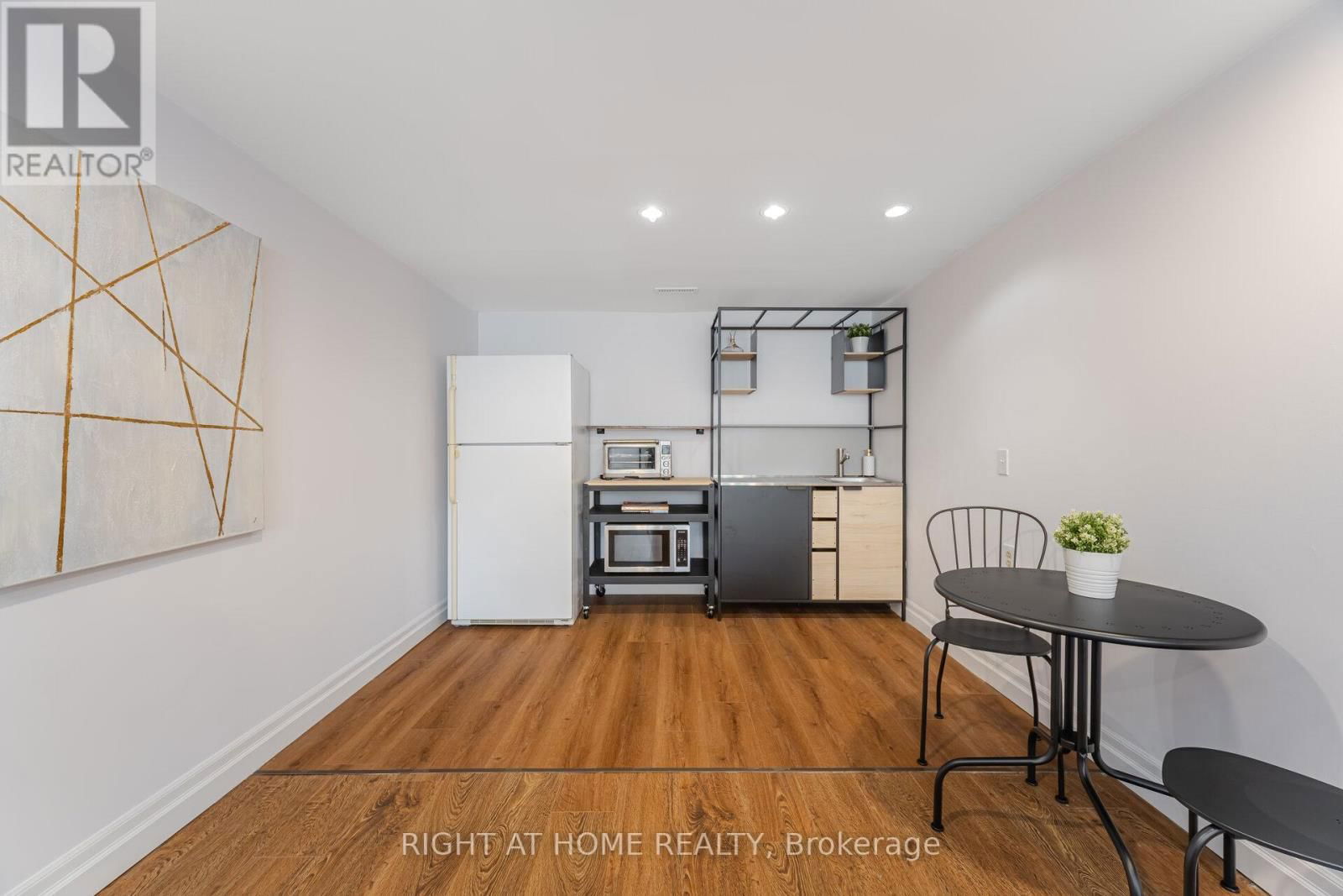 1005 DORMER STREET Image 37