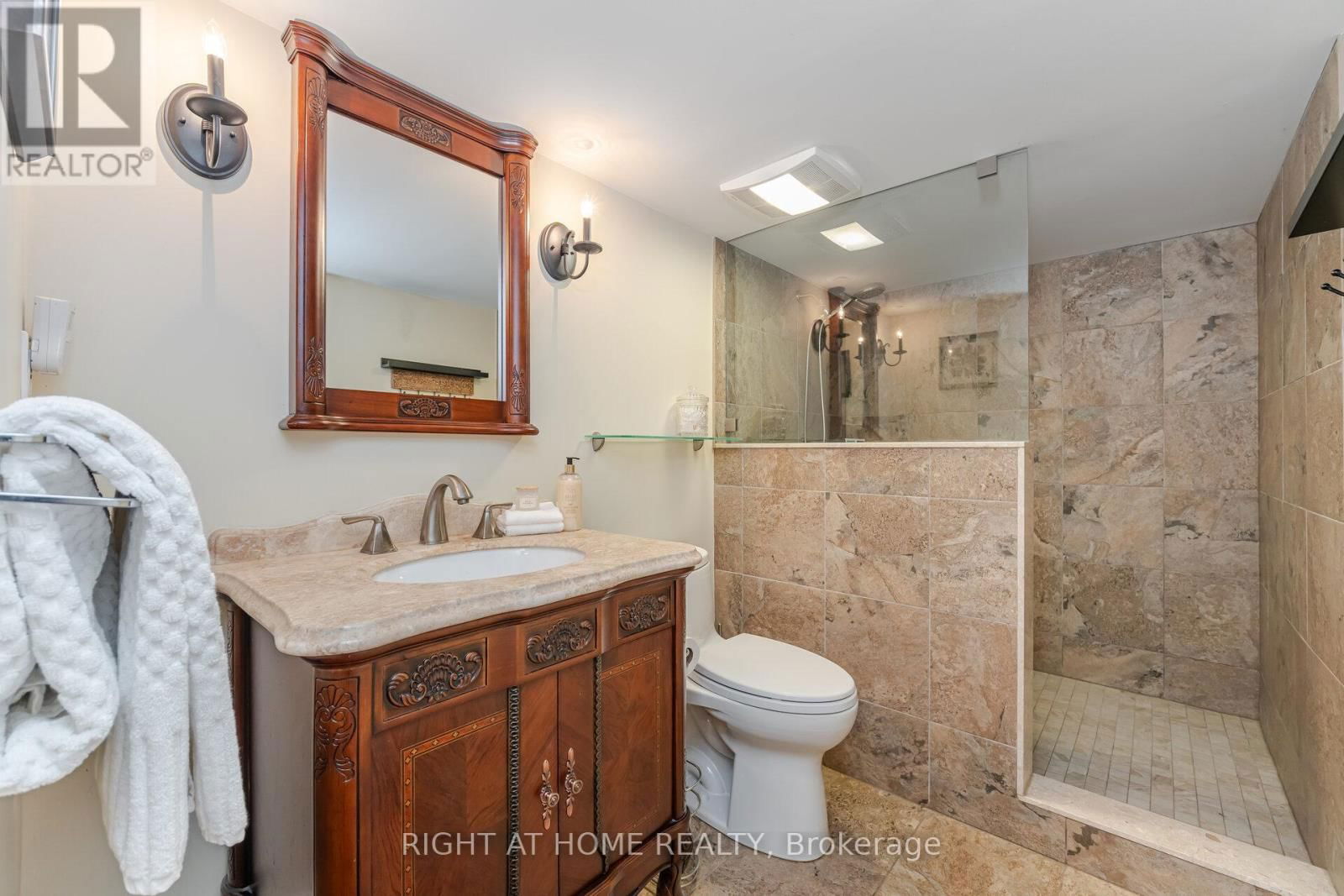 1005 DORMER STREET Image 41