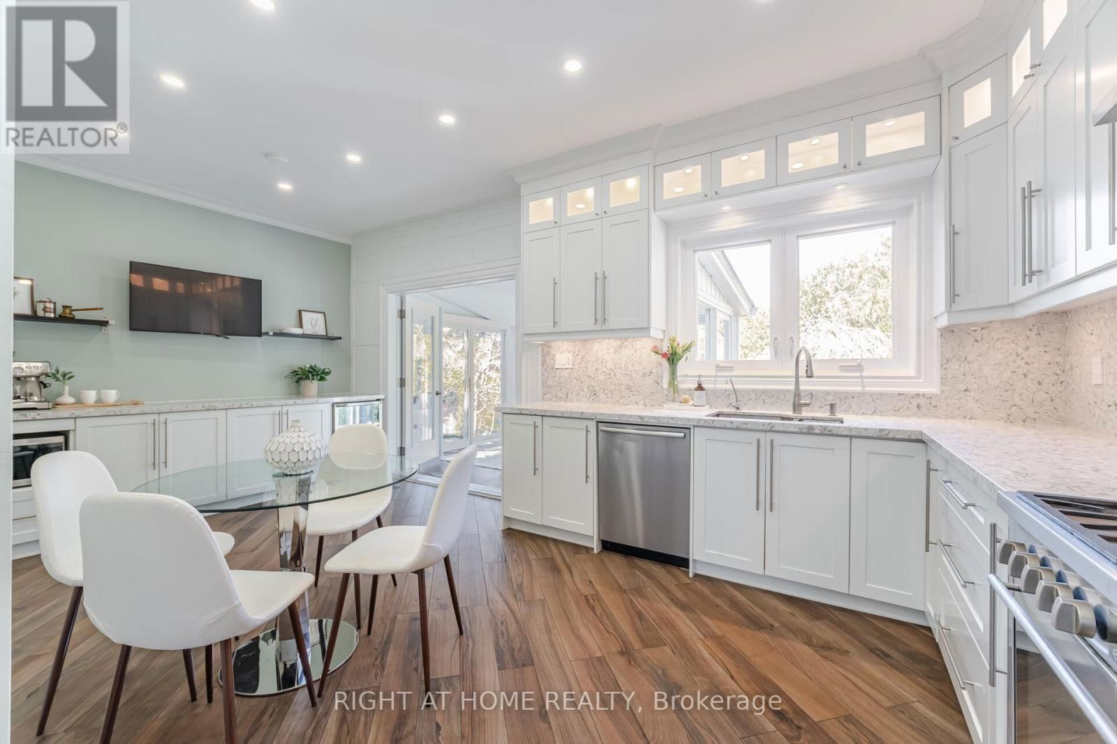 1005 DORMER STREET Image 8