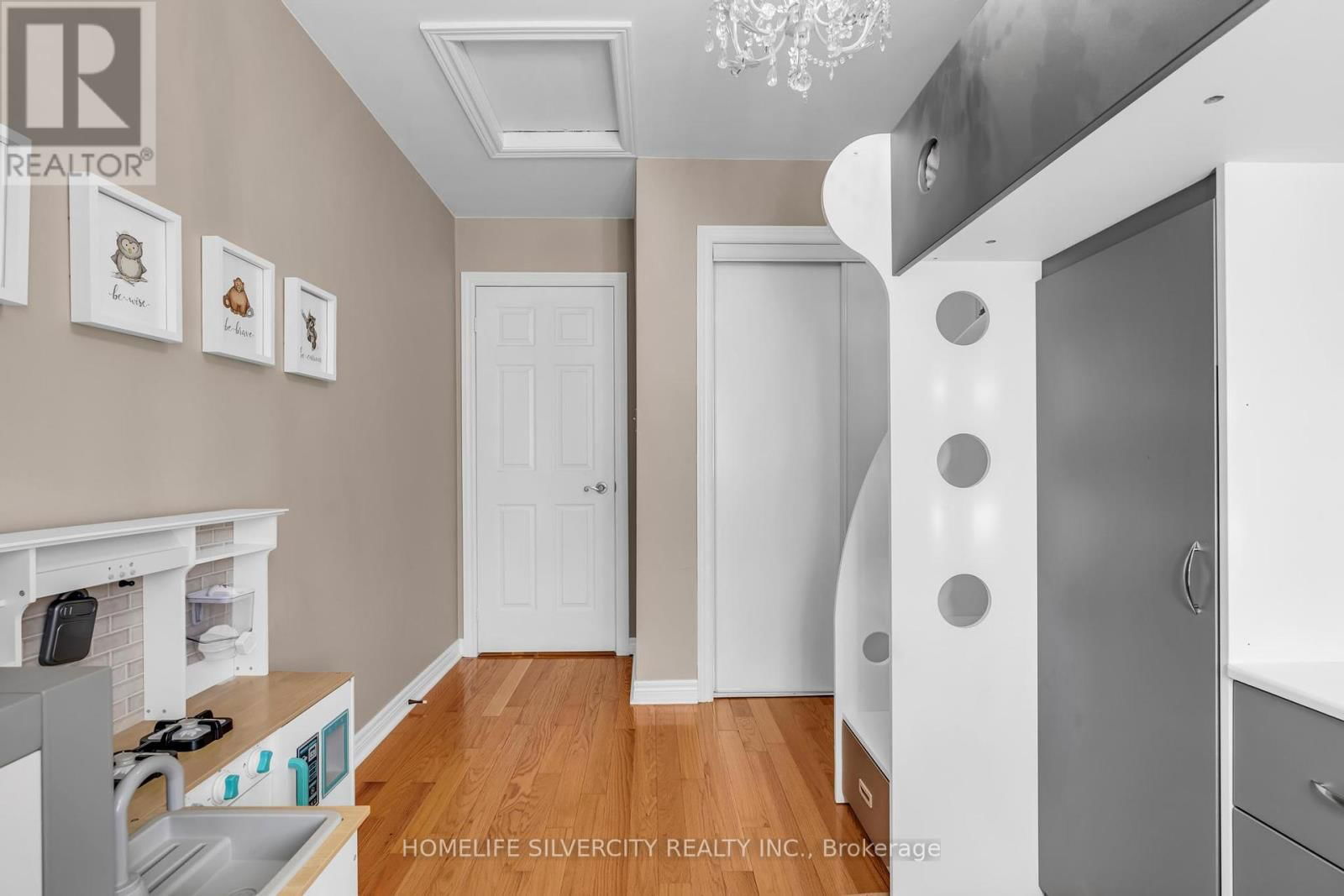 8 ORCHID DRIVE Image 23