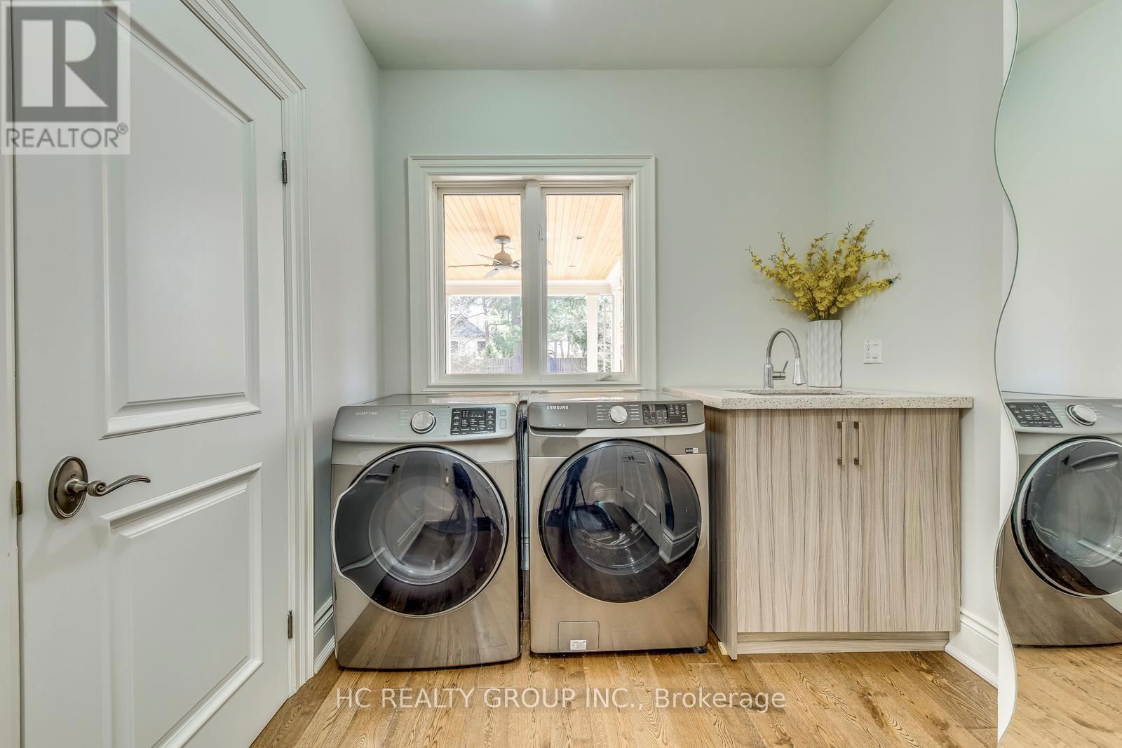 424 CAIRNCROFT ROAD Image 26