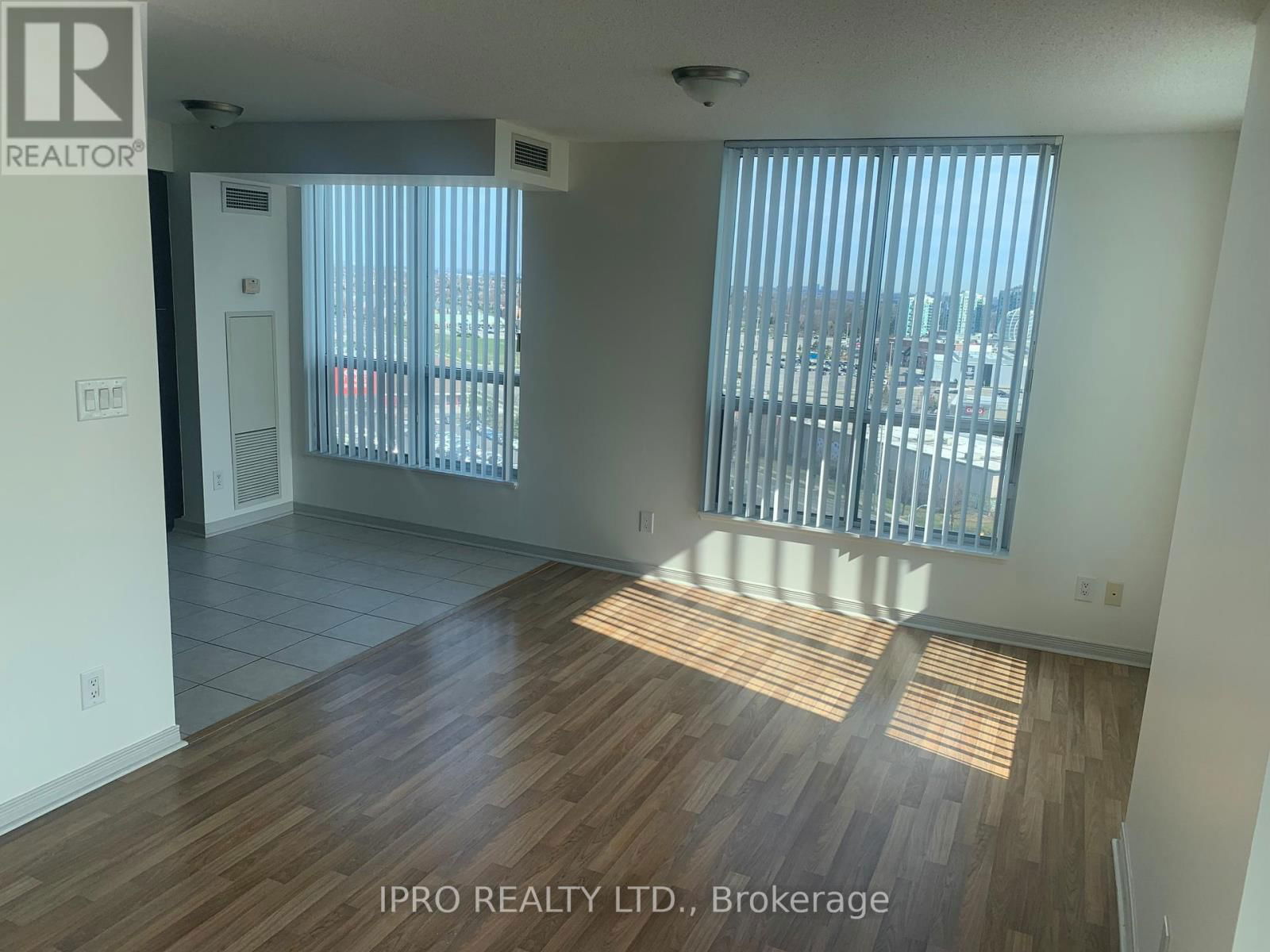 1604 - 4850 GLEN ERIN DRIVE Image 4