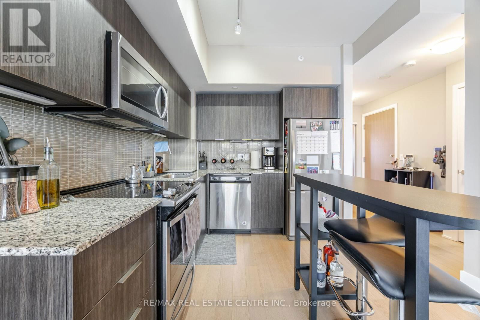 2622 - 30 SHORE BREEZE DRIVE Image 12