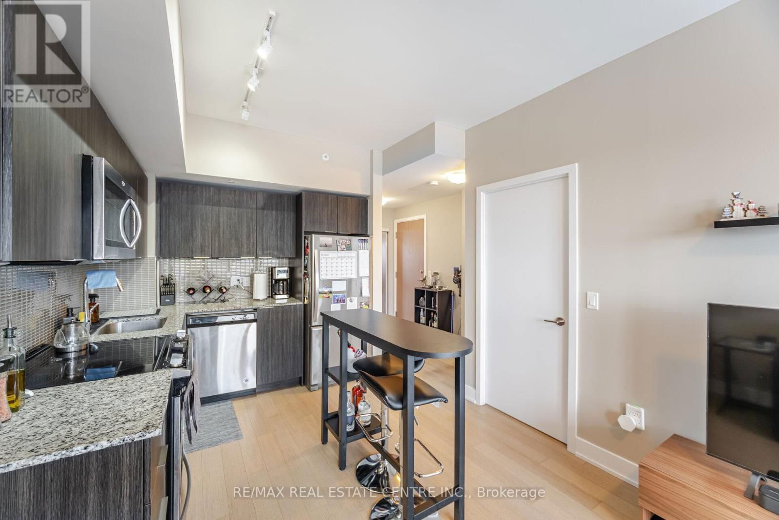 2622 - 30 SHORE BREEZE DRIVE Image 13