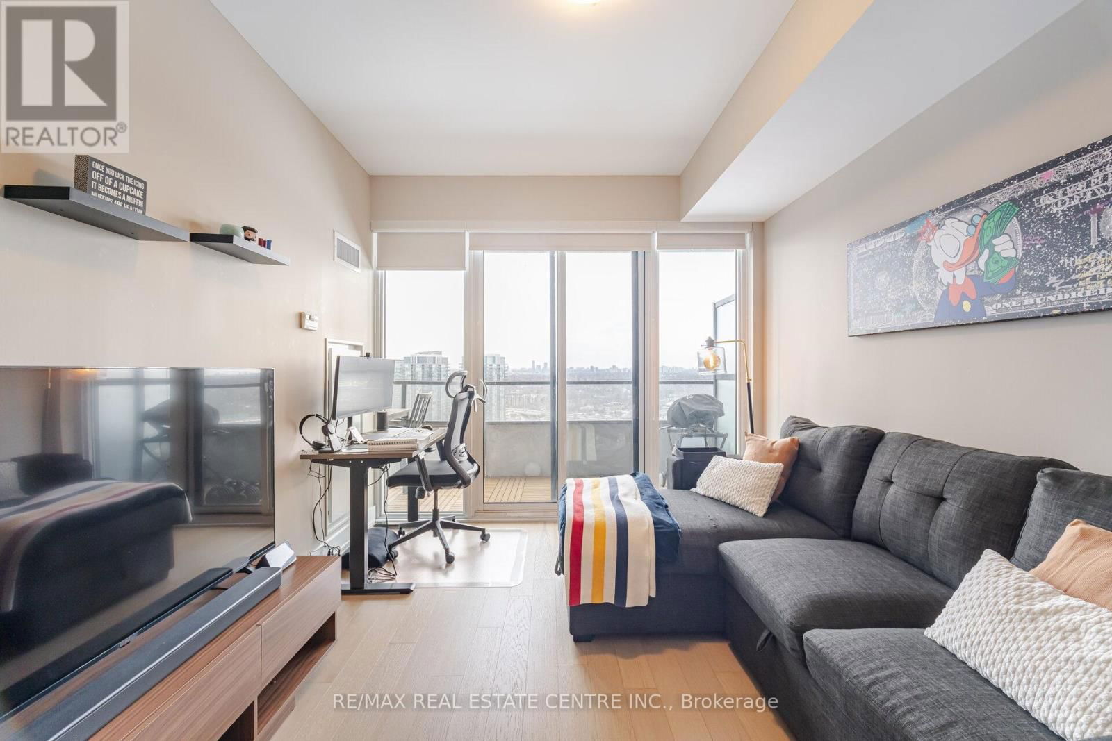 2622 - 30 SHORE BREEZE DRIVE Image 17