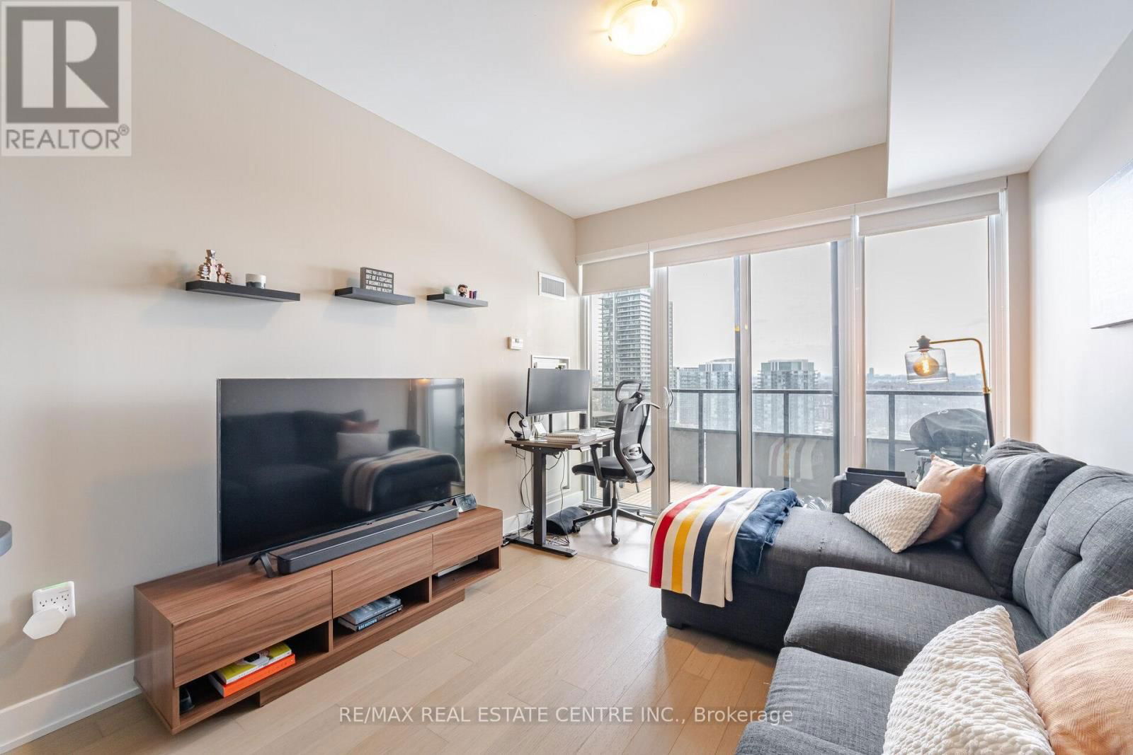 2622 - 30 SHORE BREEZE DRIVE Image 18