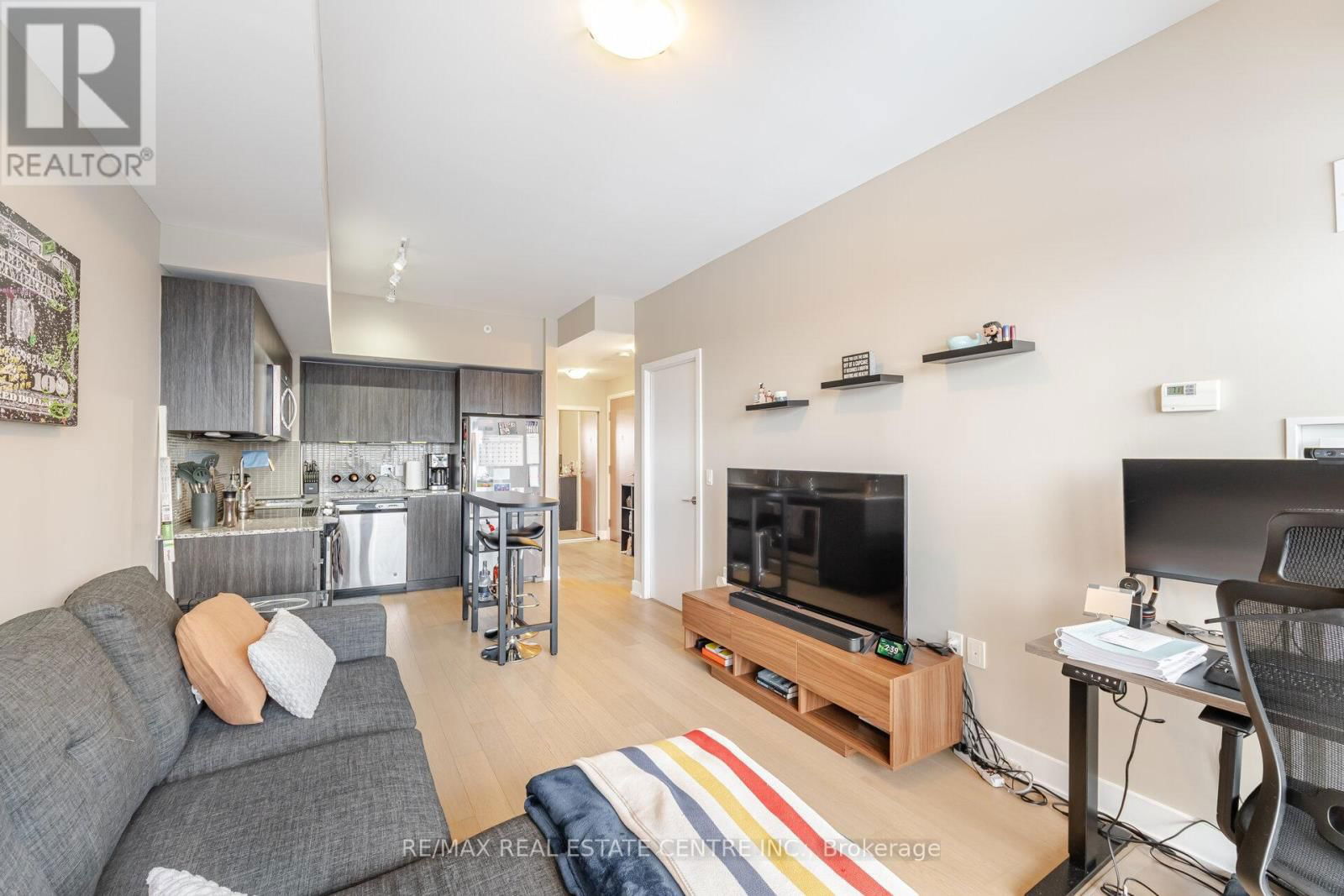2622 - 30 SHORE BREEZE DRIVE Image 19