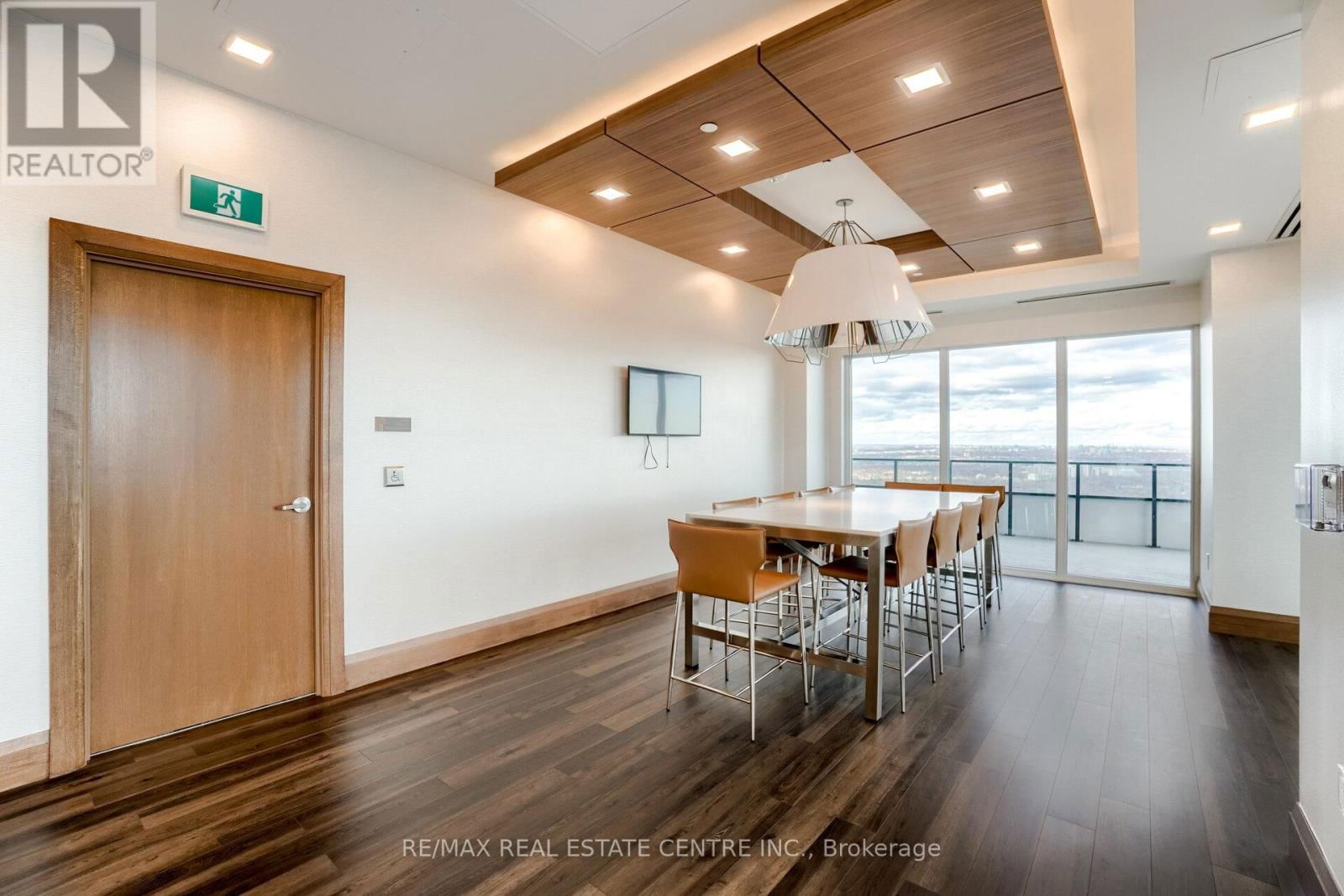 2622 - 30 SHORE BREEZE DRIVE Image 35