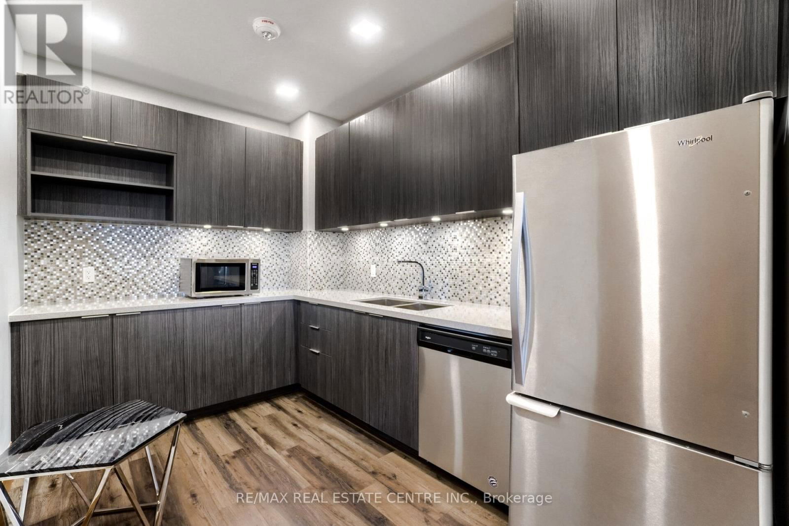 2622 - 30 SHORE BREEZE DRIVE Image 41