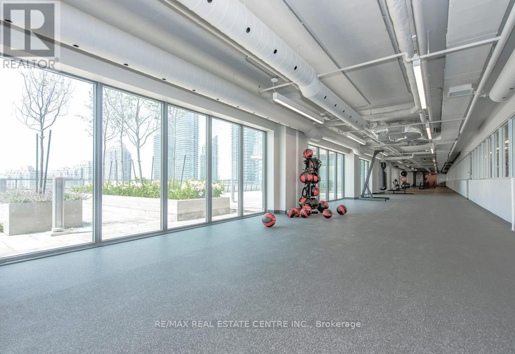 2622 - 30 SHORE BREEZE DRIVE Image 43