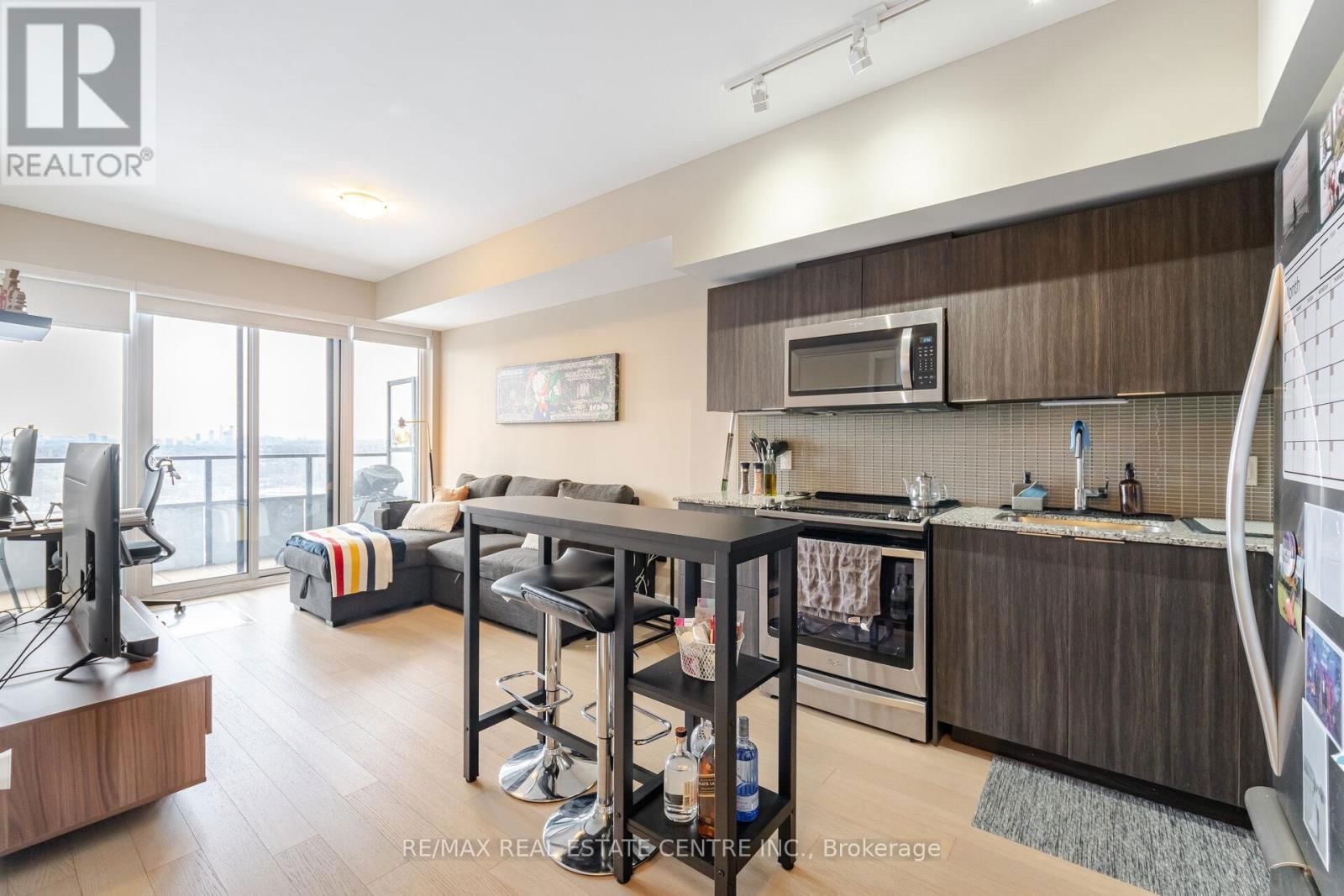 2622 - 30 SHORE BREEZE DRIVE Image 9