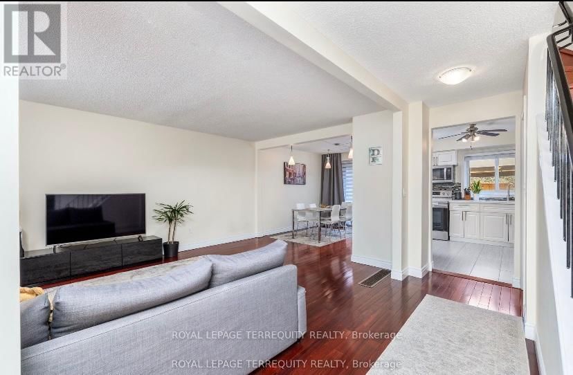 45 - 1050 SHAWNMARR ROAD Image 3