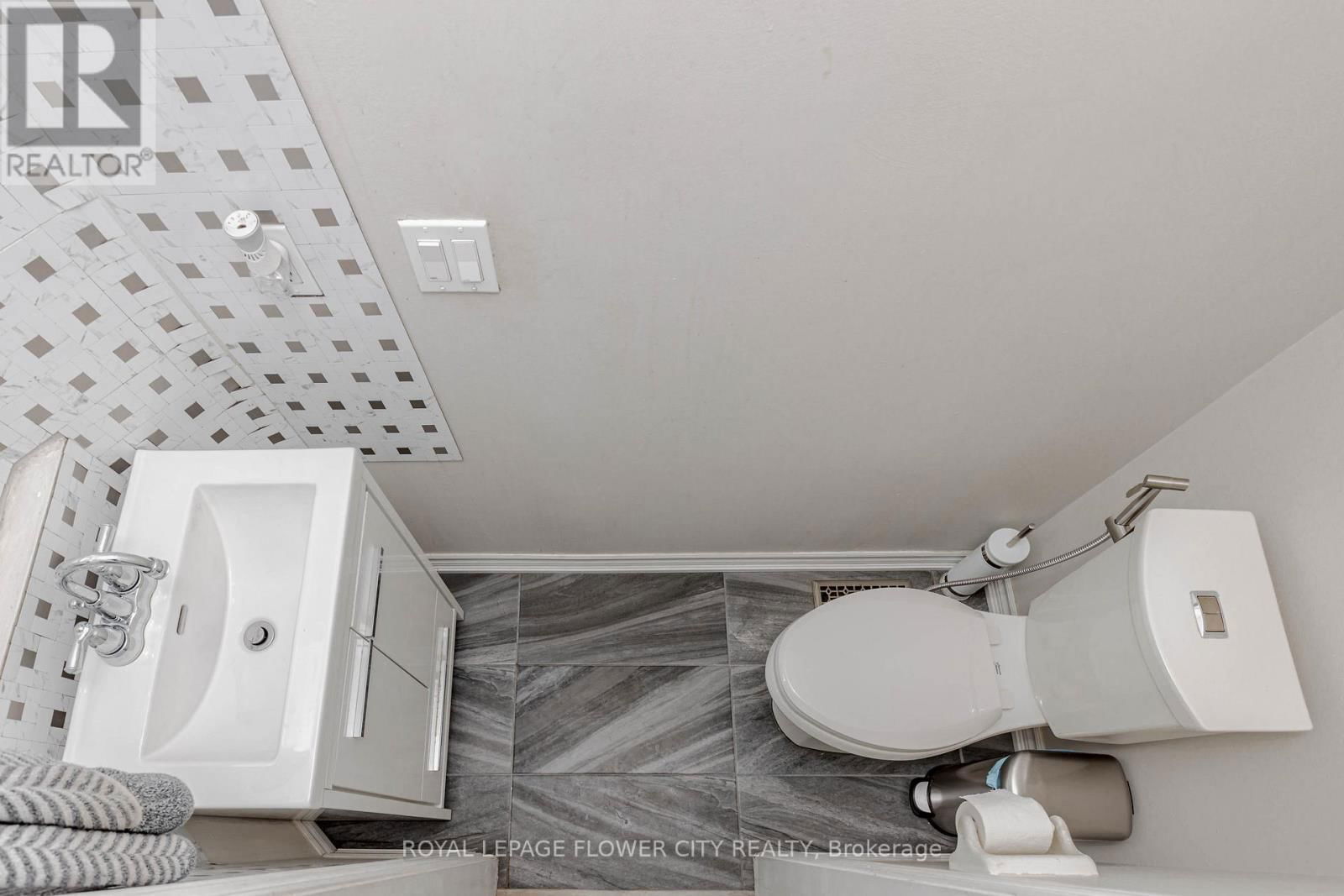 21 FERN VALLEY CRESCENT Image 21