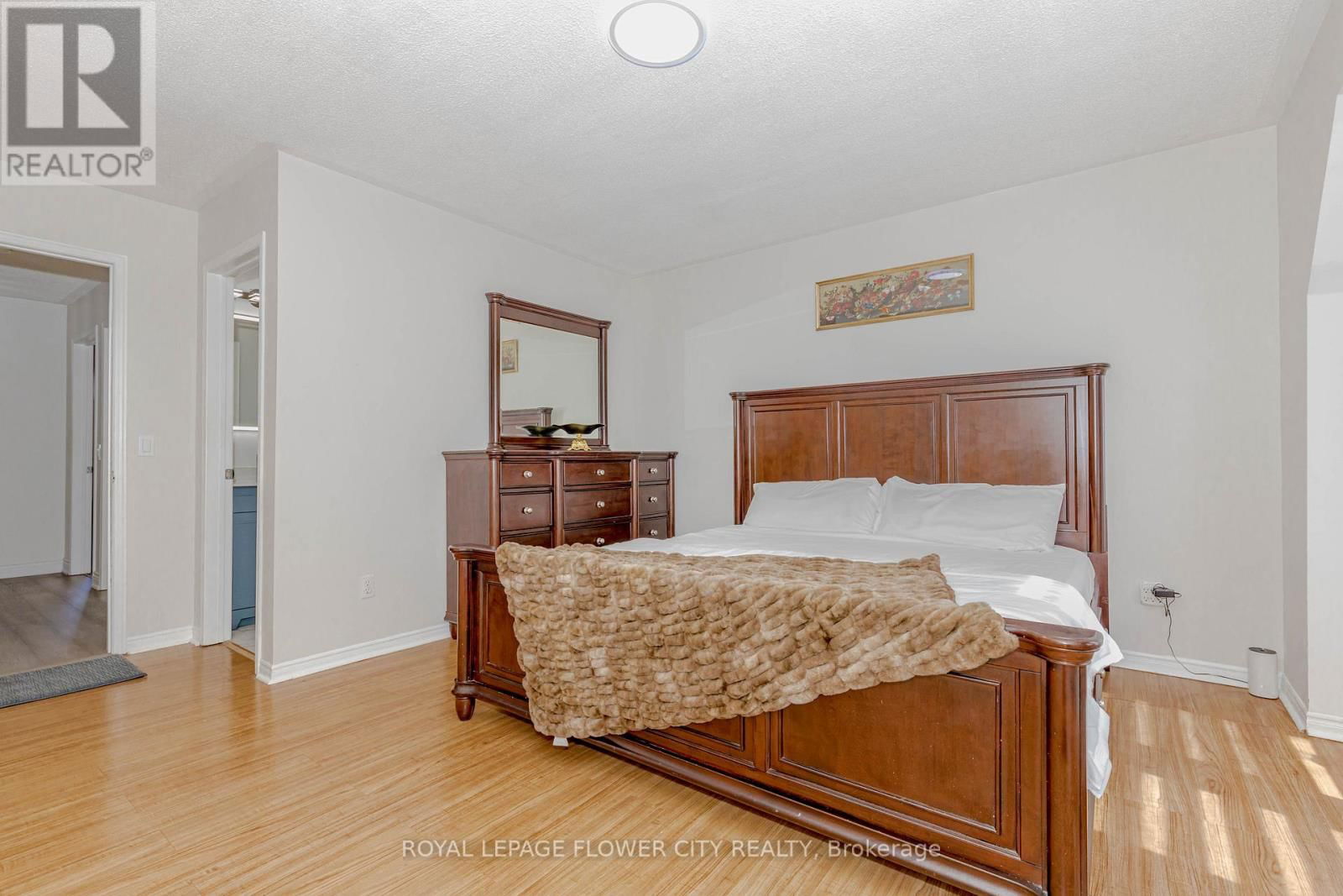 21 FERN VALLEY CRESCENT Image 26