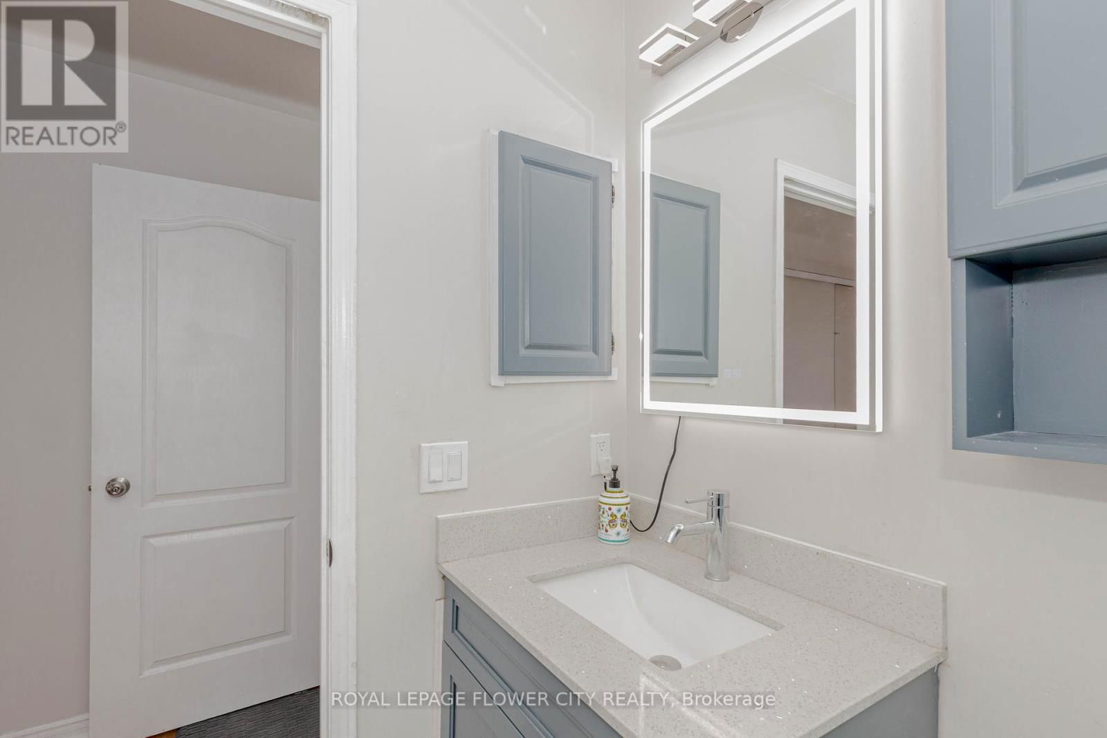 21 FERN VALLEY CRESCENT Image 29