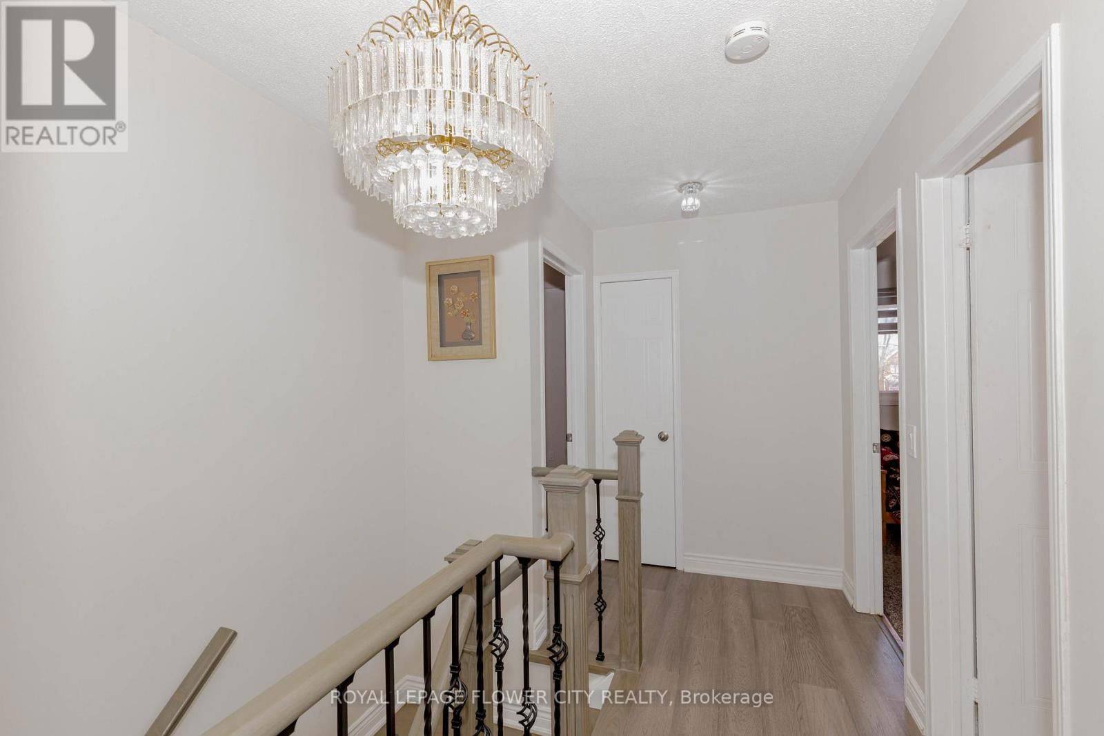 21 FERN VALLEY CRESCENT Image 30