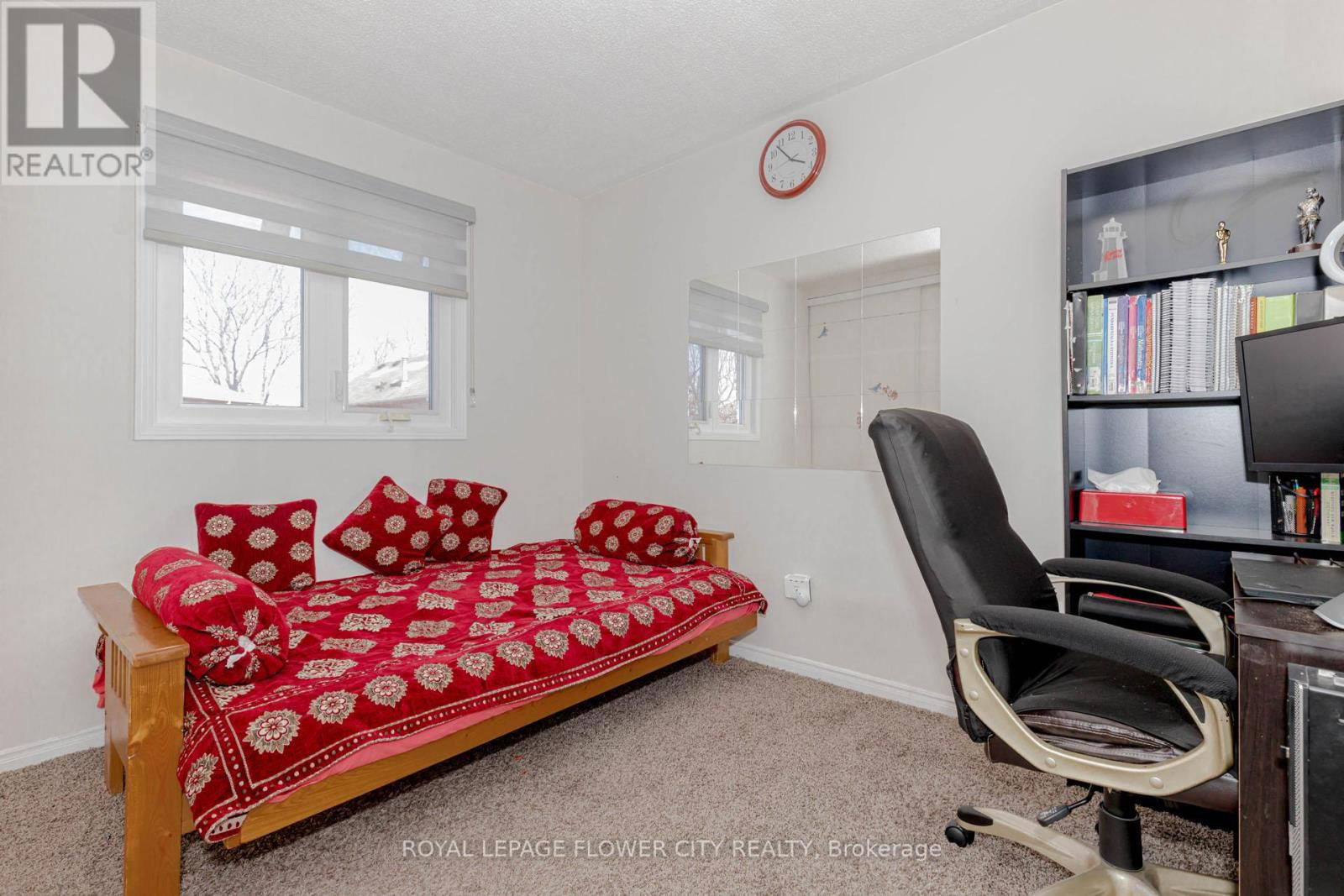 21 FERN VALLEY CRESCENT Image 34