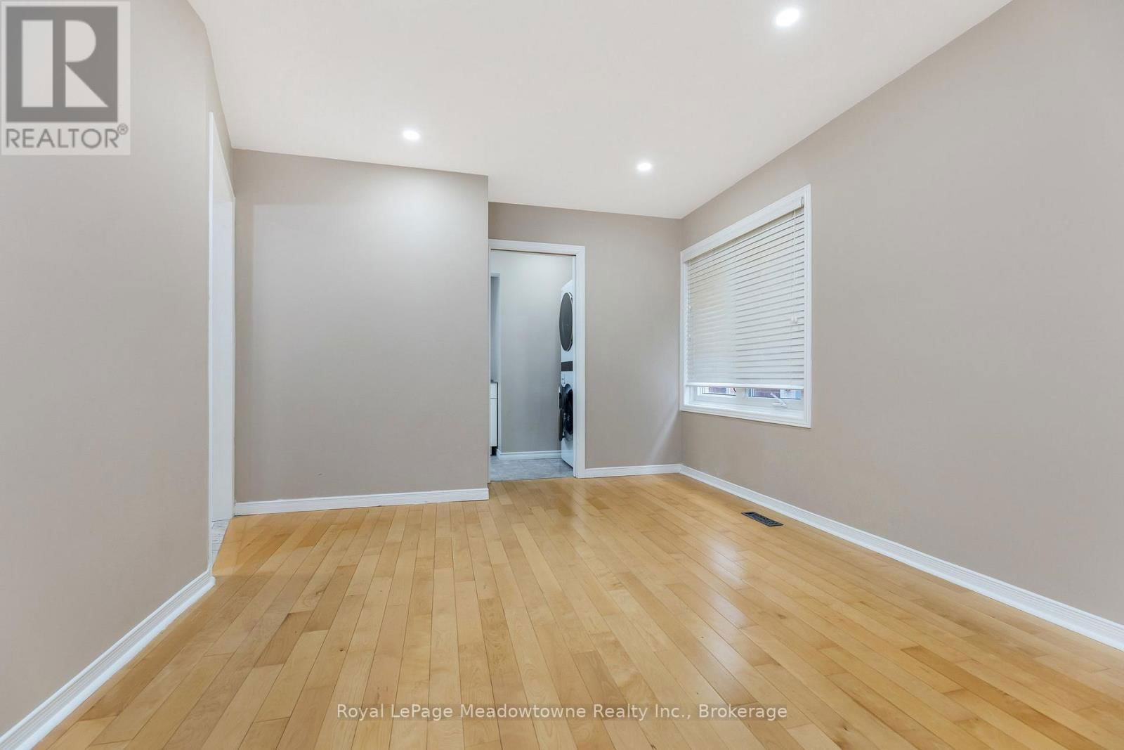 5742 TAYSIDE CRESCENT Image 16