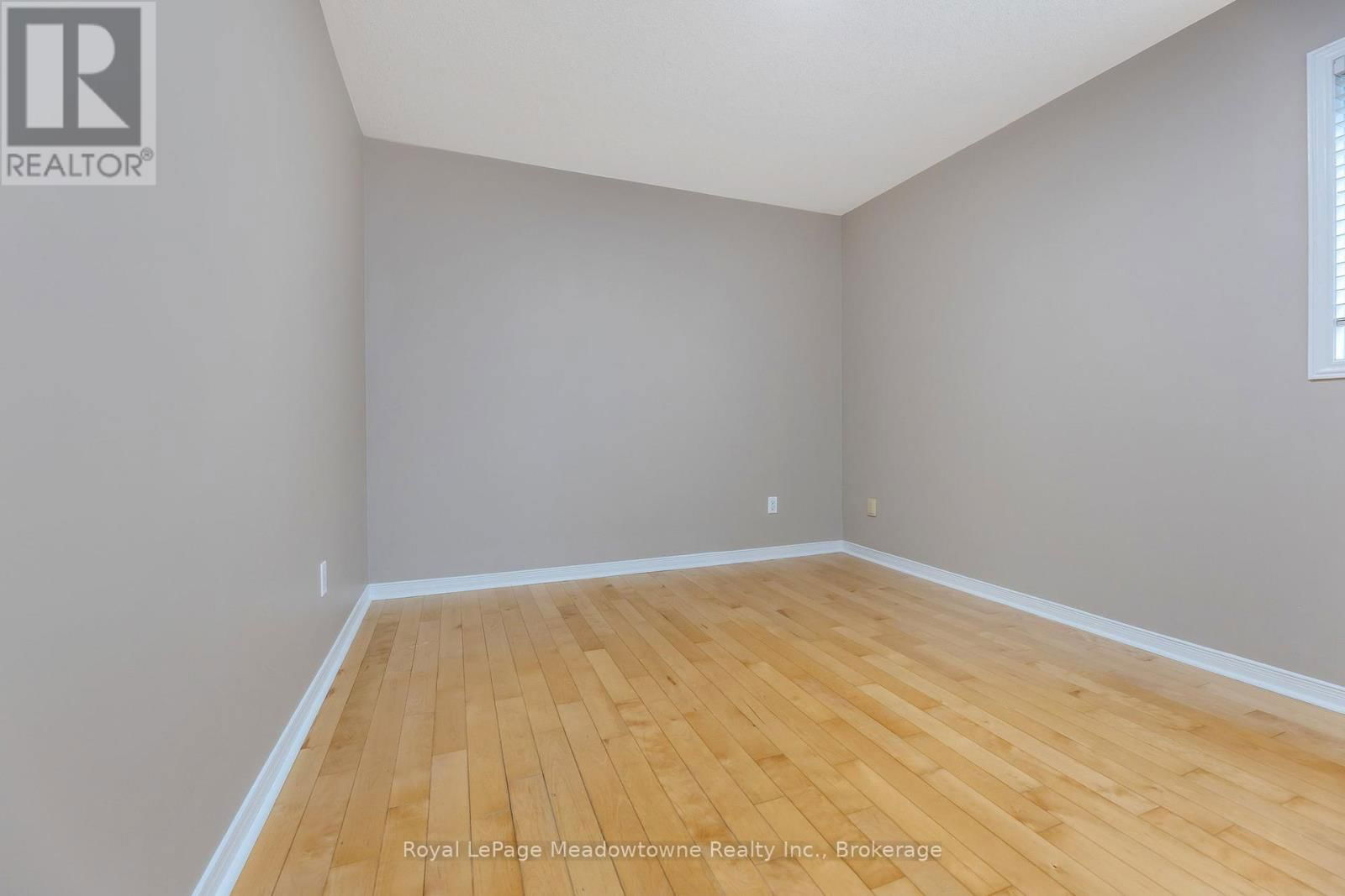 5742 TAYSIDE CRESCENT Image 24
