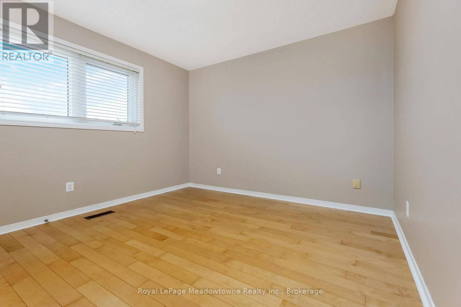 5742 TAYSIDE CRESCENT Image 28