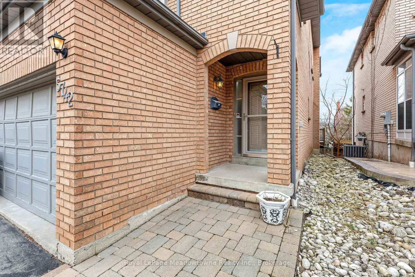 5742 TAYSIDE CRESCENT Image 4
