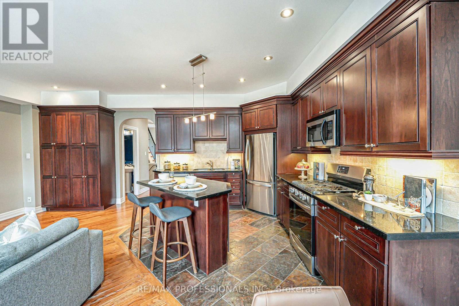 116 LAKE SHORE DRIVE Image 18