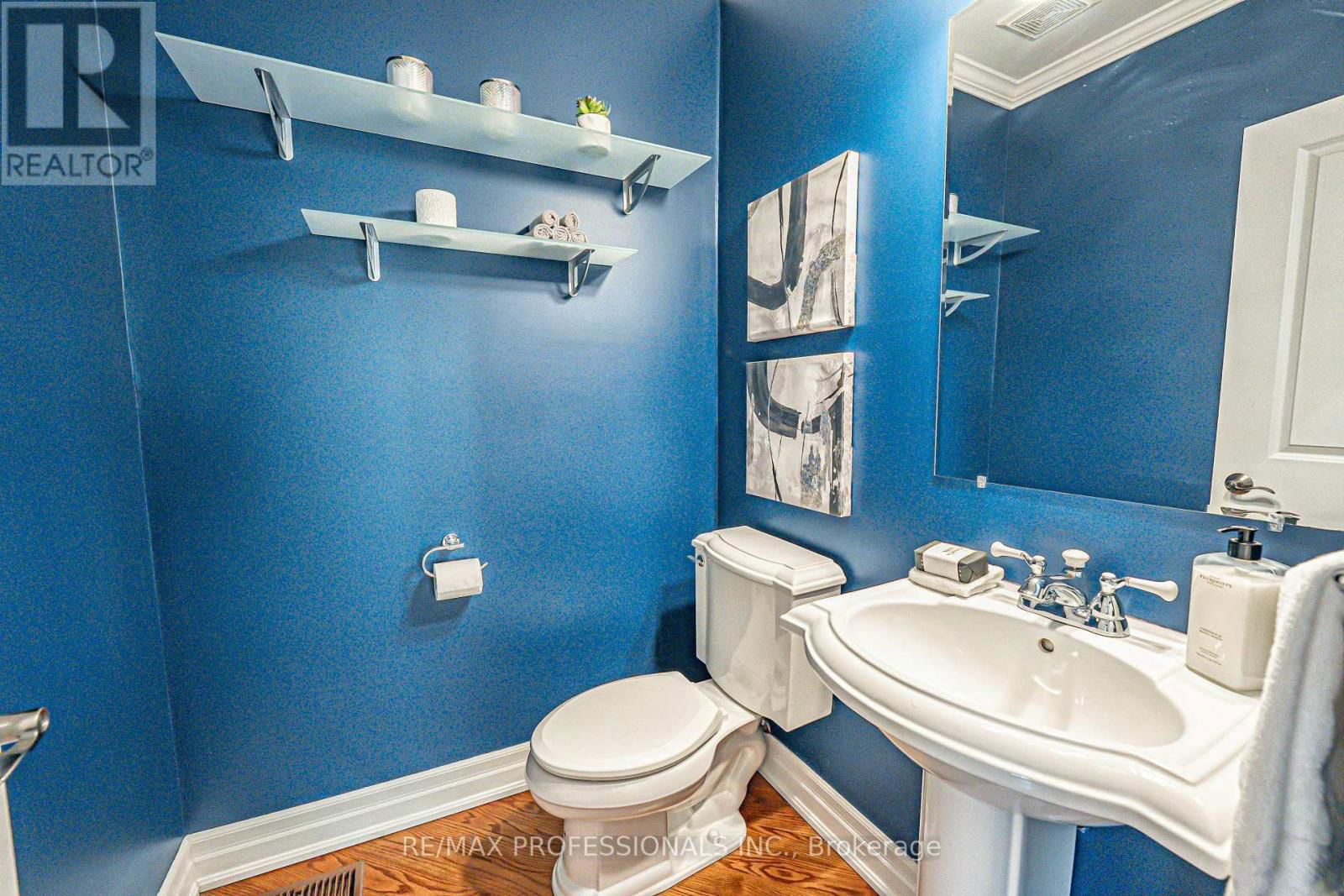 116 LAKE SHORE DRIVE Image 20