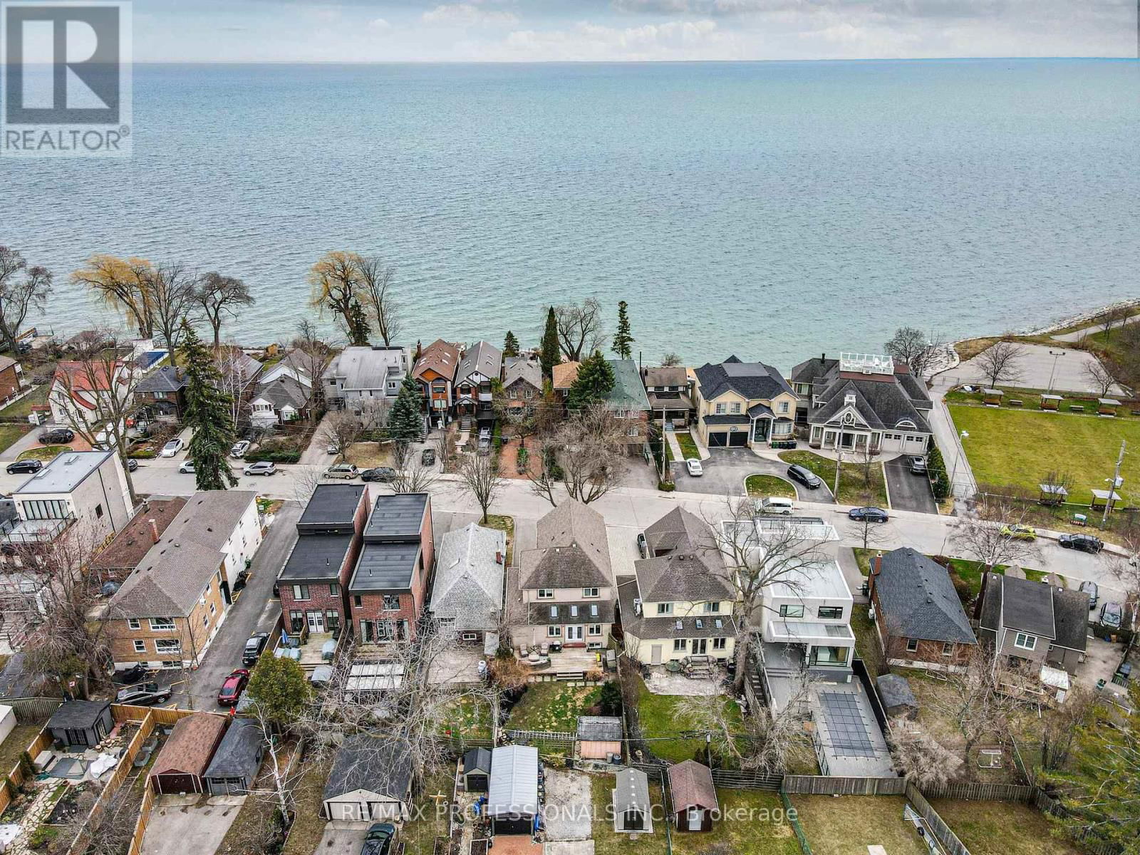 116 LAKE SHORE DRIVE Image 3