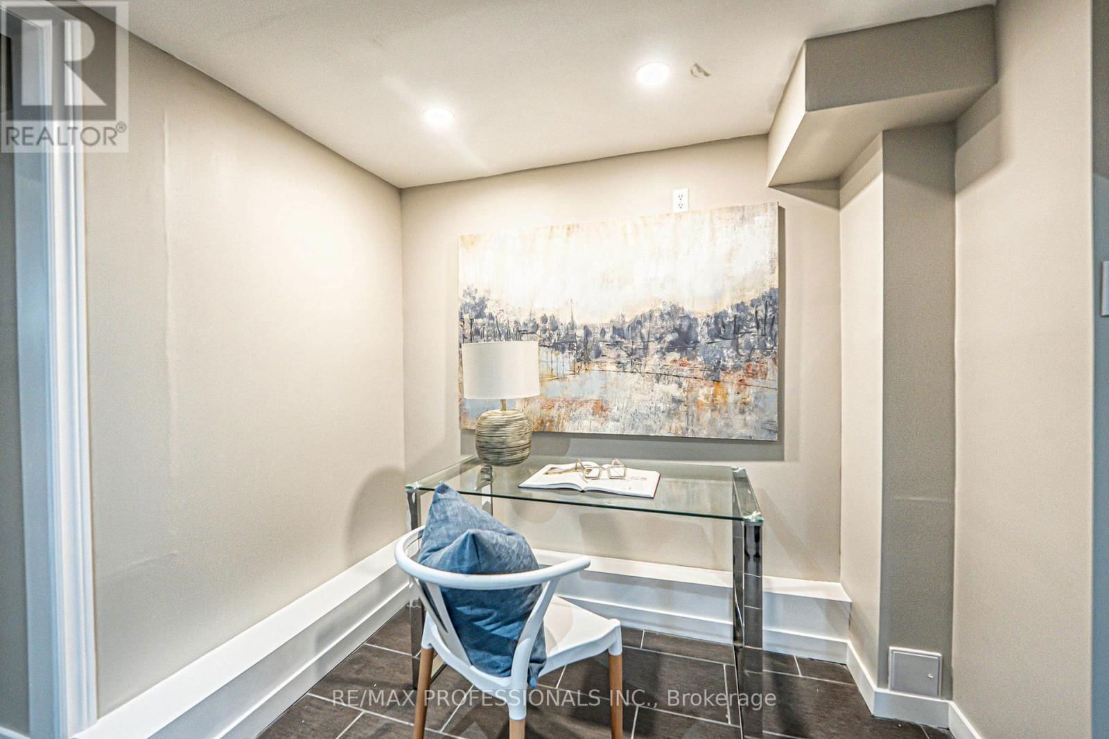 116 LAKE SHORE DRIVE Image 32