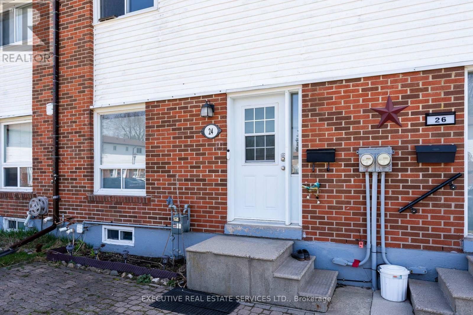 24 KINGHAM ROAD Image 1