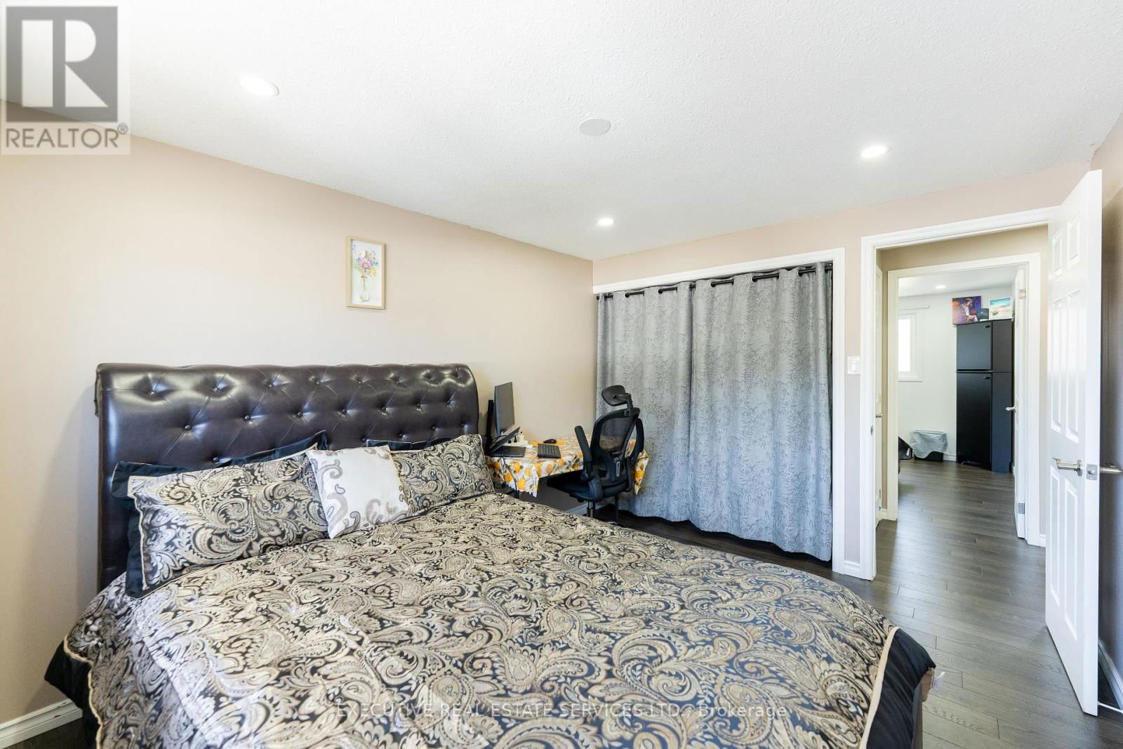 24 KINGHAM ROAD Image 15