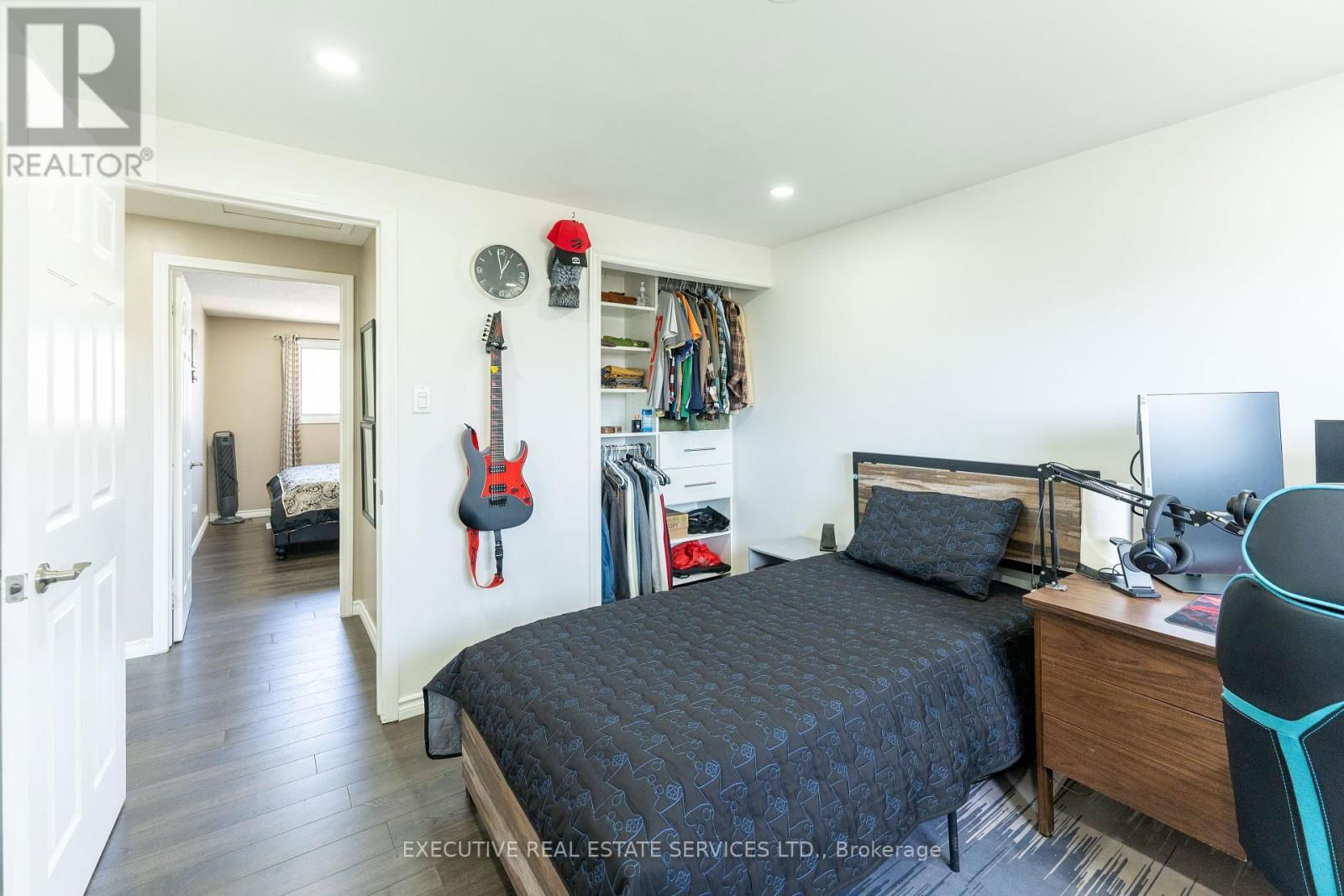 24 KINGHAM ROAD Image 17