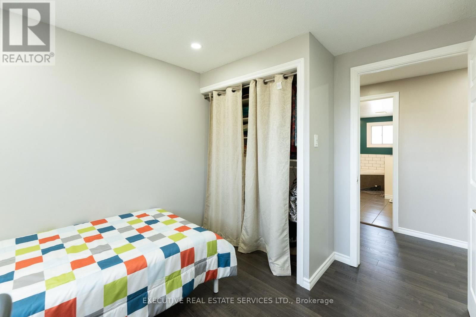 24 KINGHAM ROAD Image 21