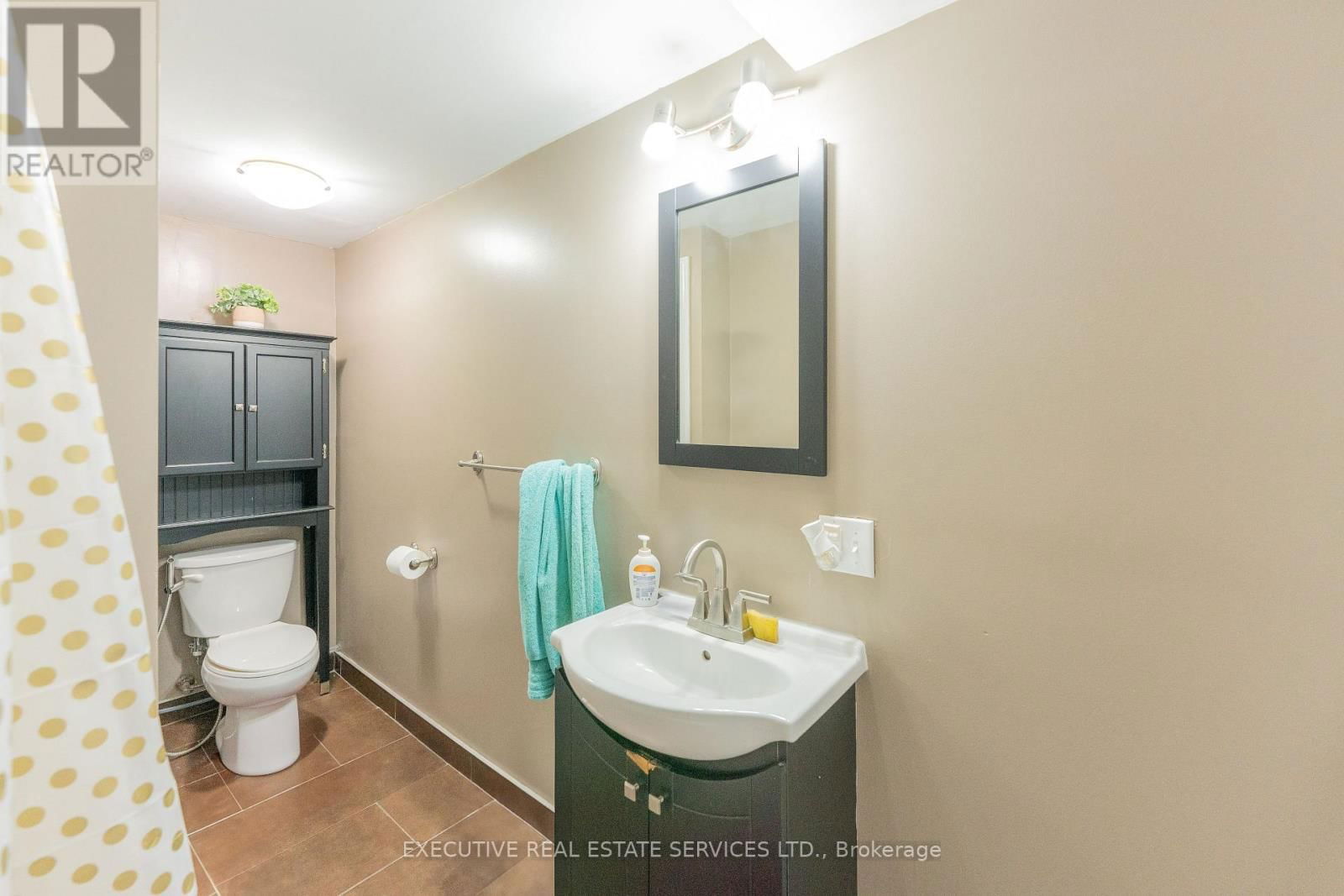 24 KINGHAM ROAD Image 24