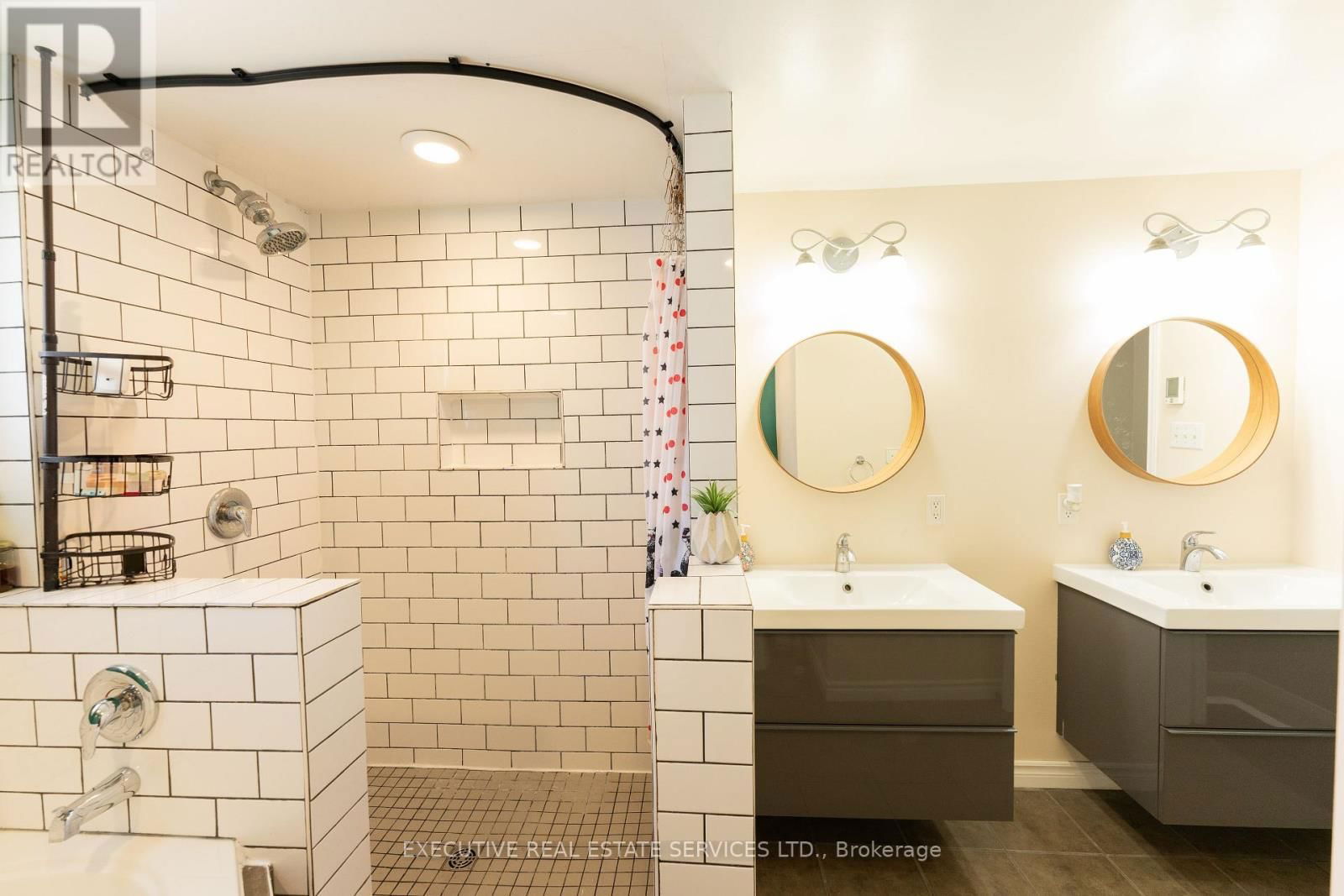 24 KINGHAM ROAD Image 25