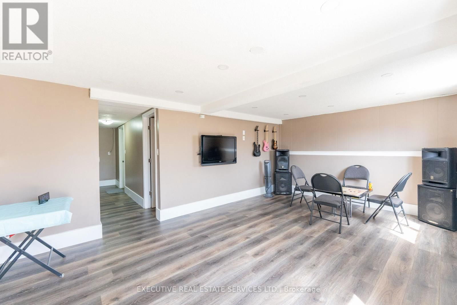 24 KINGHAM ROAD Image 27
