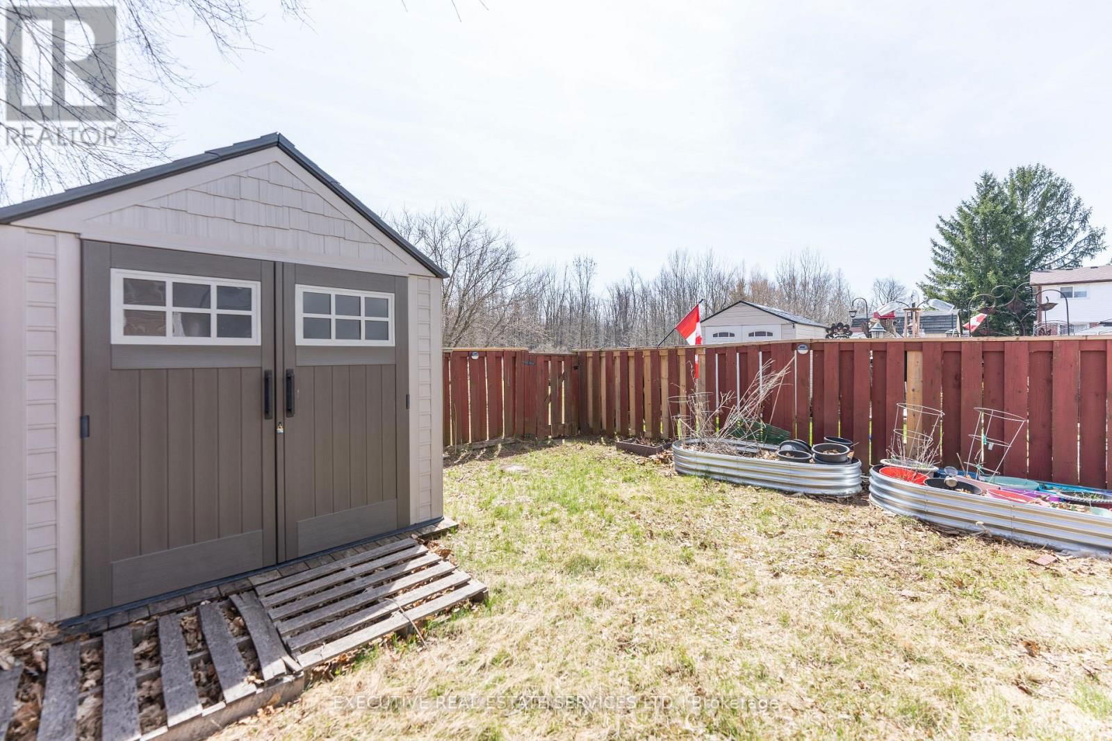 24 KINGHAM ROAD Image 31