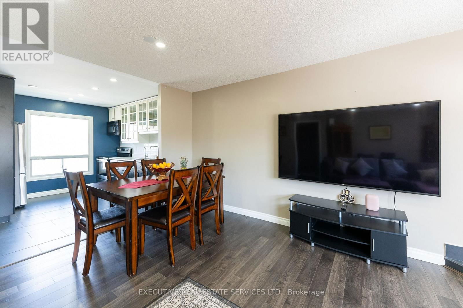 24 KINGHAM ROAD Image 4