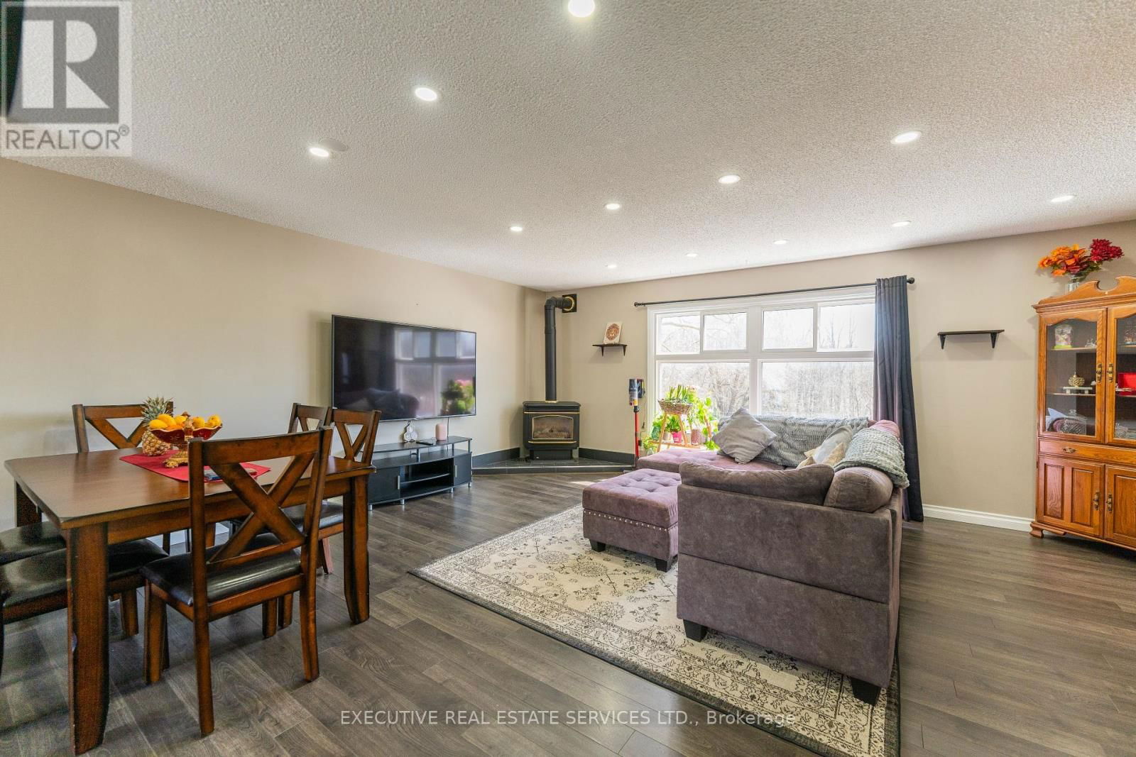 24 KINGHAM ROAD Image 6