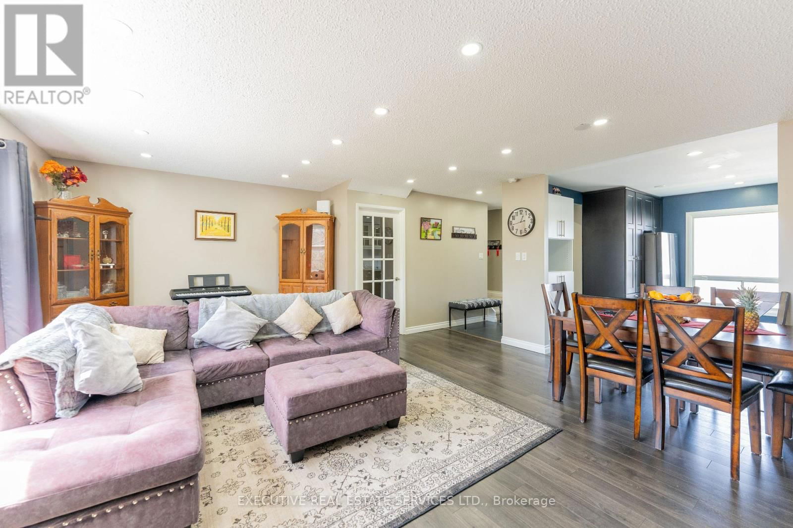 24 KINGHAM ROAD Image 9